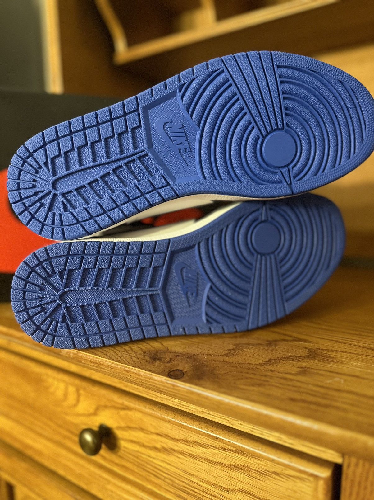 Jordan Brand Jordan 1 Retro High OG Royal Toe Size US 11 / EU 44 - 4 Thumbnail