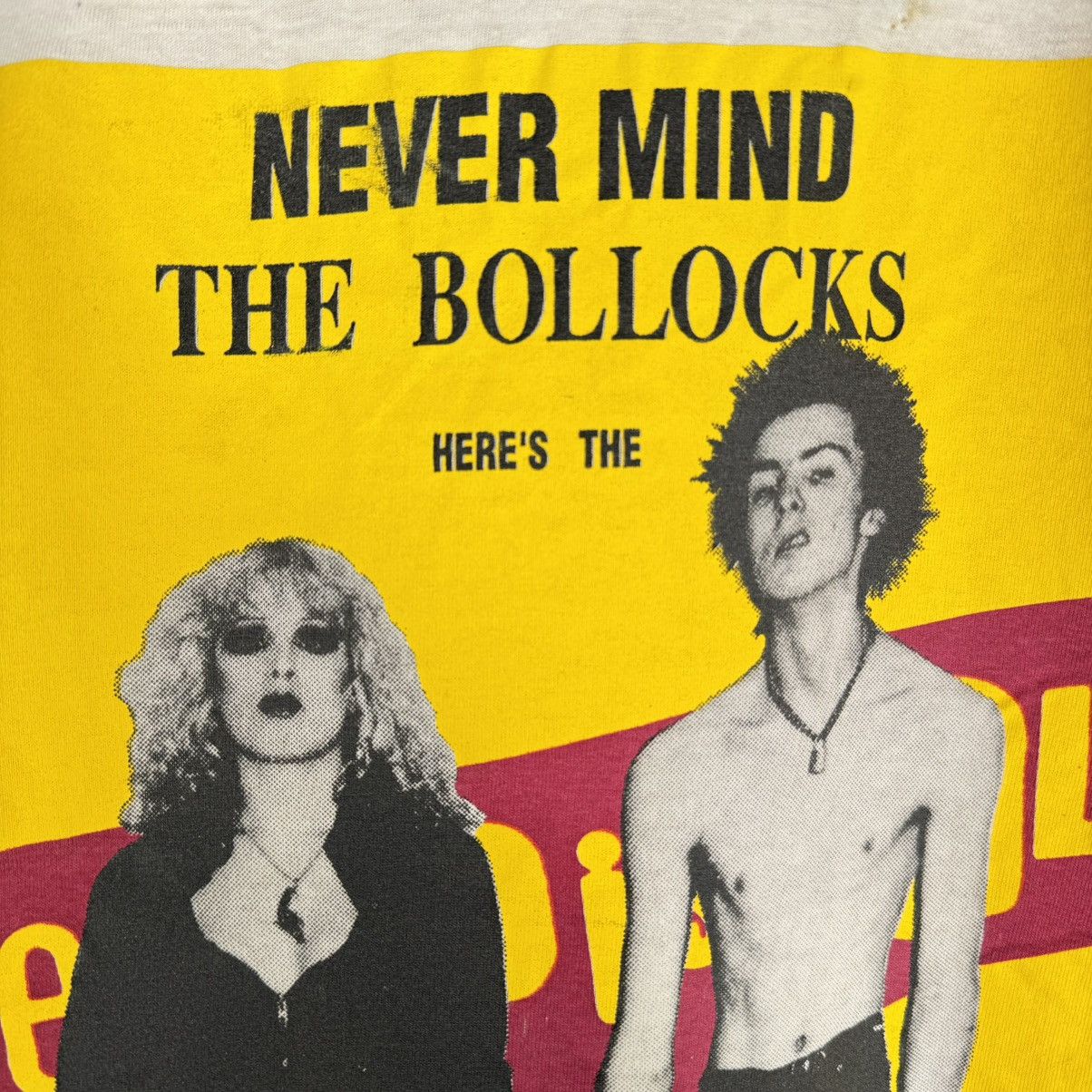 Band Tees Vintage Sex Pistols Sid Nancy Never Mind The Bollocks TShirt Size US L / EU 52-54 / 3 - 3 Thumbnail