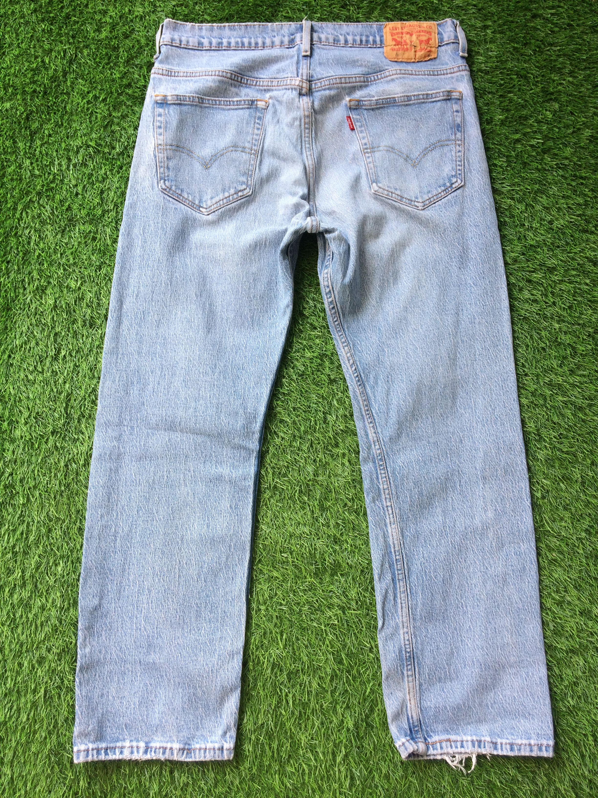 Jean Distressed Light Wash Levis 569 Jeans D-760 Size US 31 - 2 Thumbnail