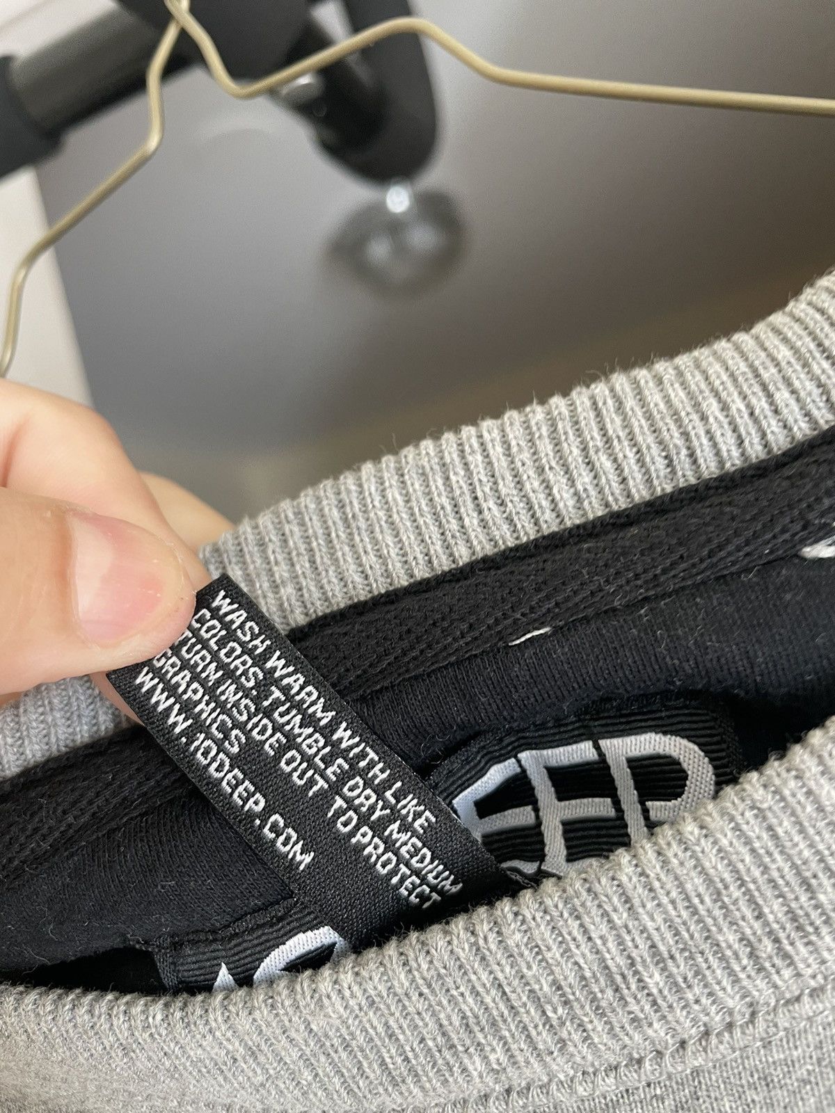10 Deep 10 deep vintage gray sweater crewneck size small Size US S / EU 44-46 / 1 - 6 Thumbnail