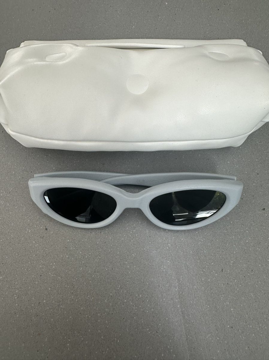 Maison Margiela Grey leather cat eye Margiela sunnies Size ONE SIZE - 2 Thumbnail