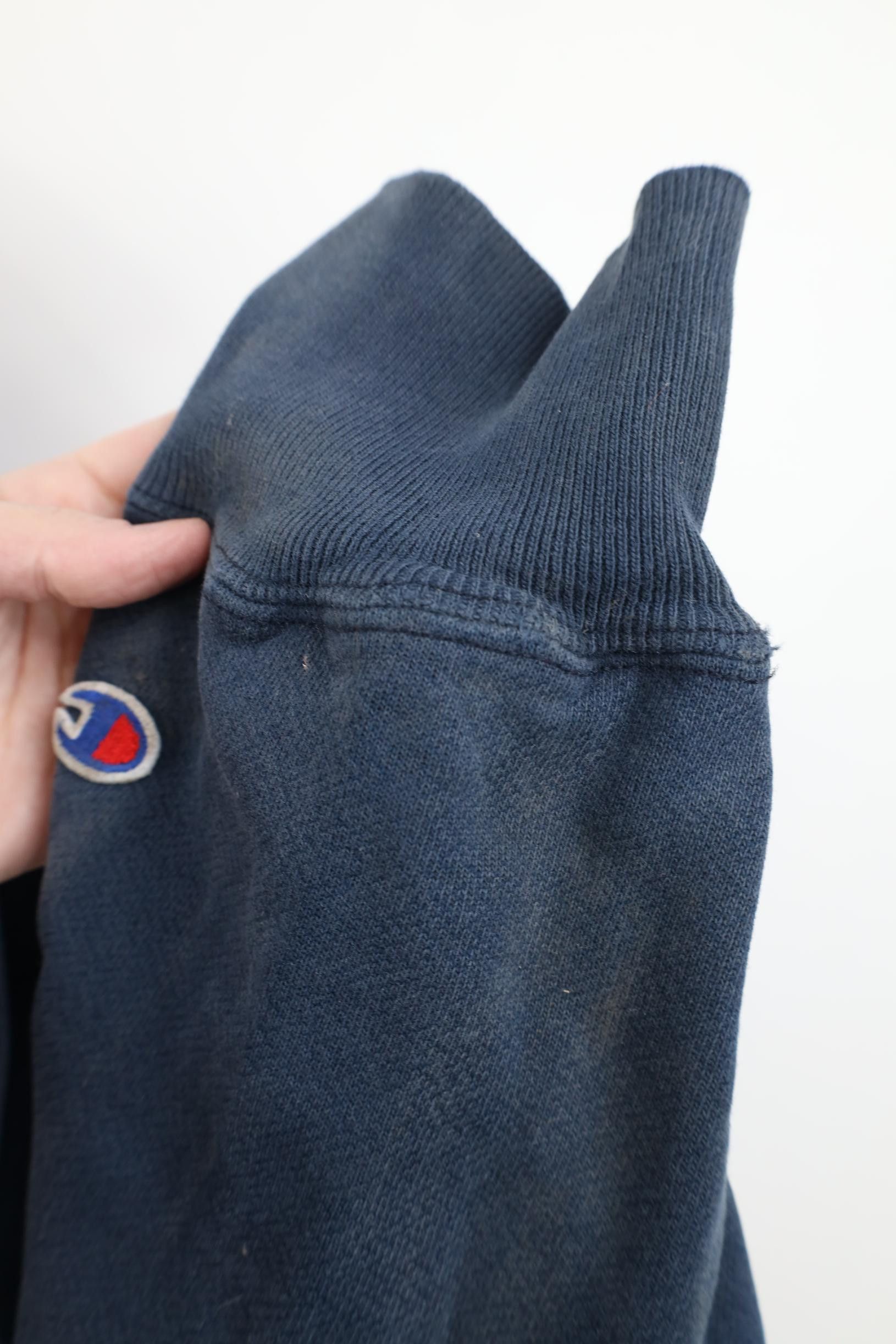 Champion Vintage 90s Champion Reverse Weave Medallion Sweatshirt Blue Size US XXL / EU 58 / 5 - 9 Thumbnail