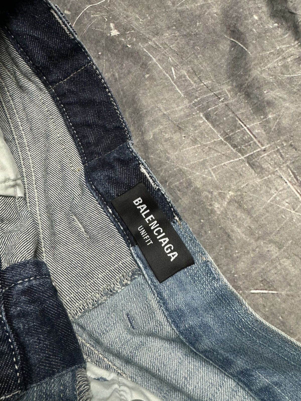 Balenciaga Balenciaga Embroidered 50/50 Color block Jeans Size US 30 / EU 46 - 13 Thumbnail