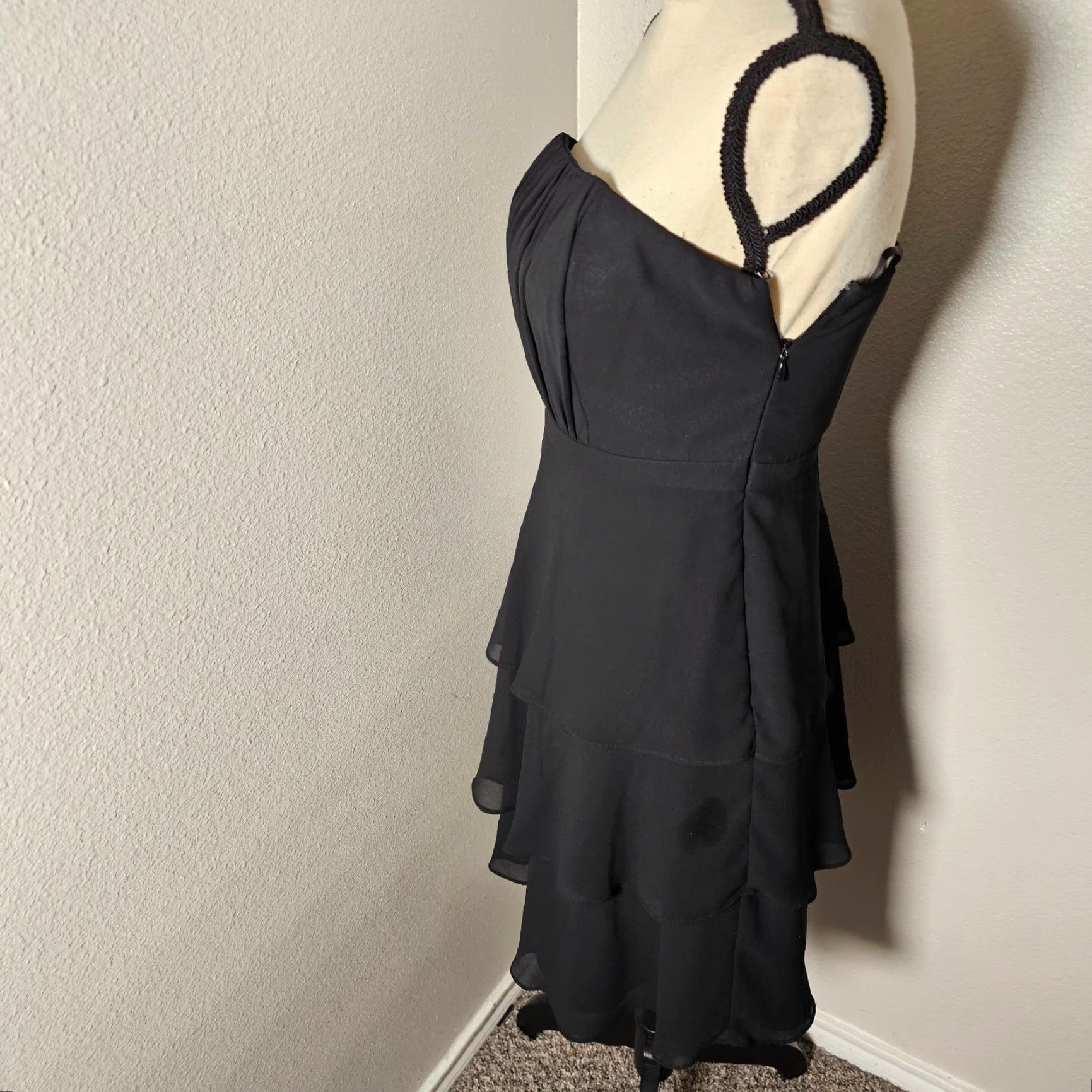 White House Black Market White House Black Market Dress Strapless Mini Ruched Bodice Layered Cocktail Dress Womens 2 Black Sleeveless Party Cocktail Size XS / US 0-2 / IT 36-38 - 2 Thumbnail