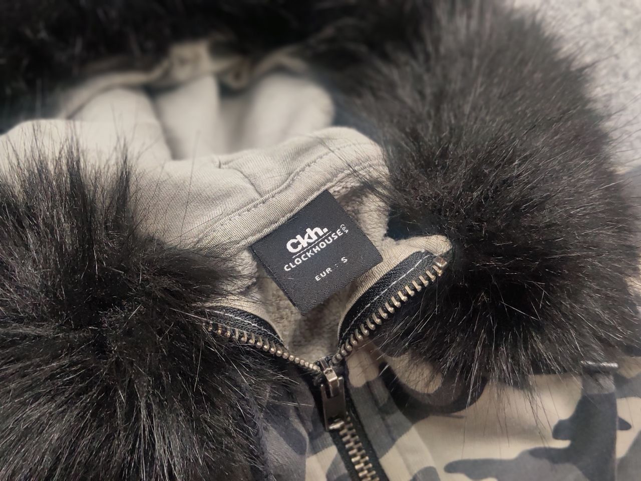 If Six Was Nine Vintage Japan if six was nine Bondage Fur Zip Hoodie Y2K Size US S / EU 44-46 / 1 - 12 Thumbnail