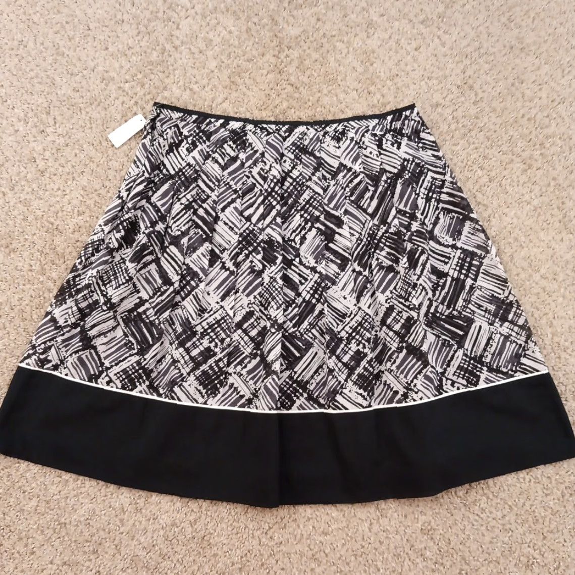 Talbots Talbots Skirt Petite 12P Gray Geometric Knee Length Pleated Dry Clean Only Cotton Silk Lightweight Lined Women Skirt Mens? No, Women Size 34" / US 12 / IT 48 - 6 Thumbnail