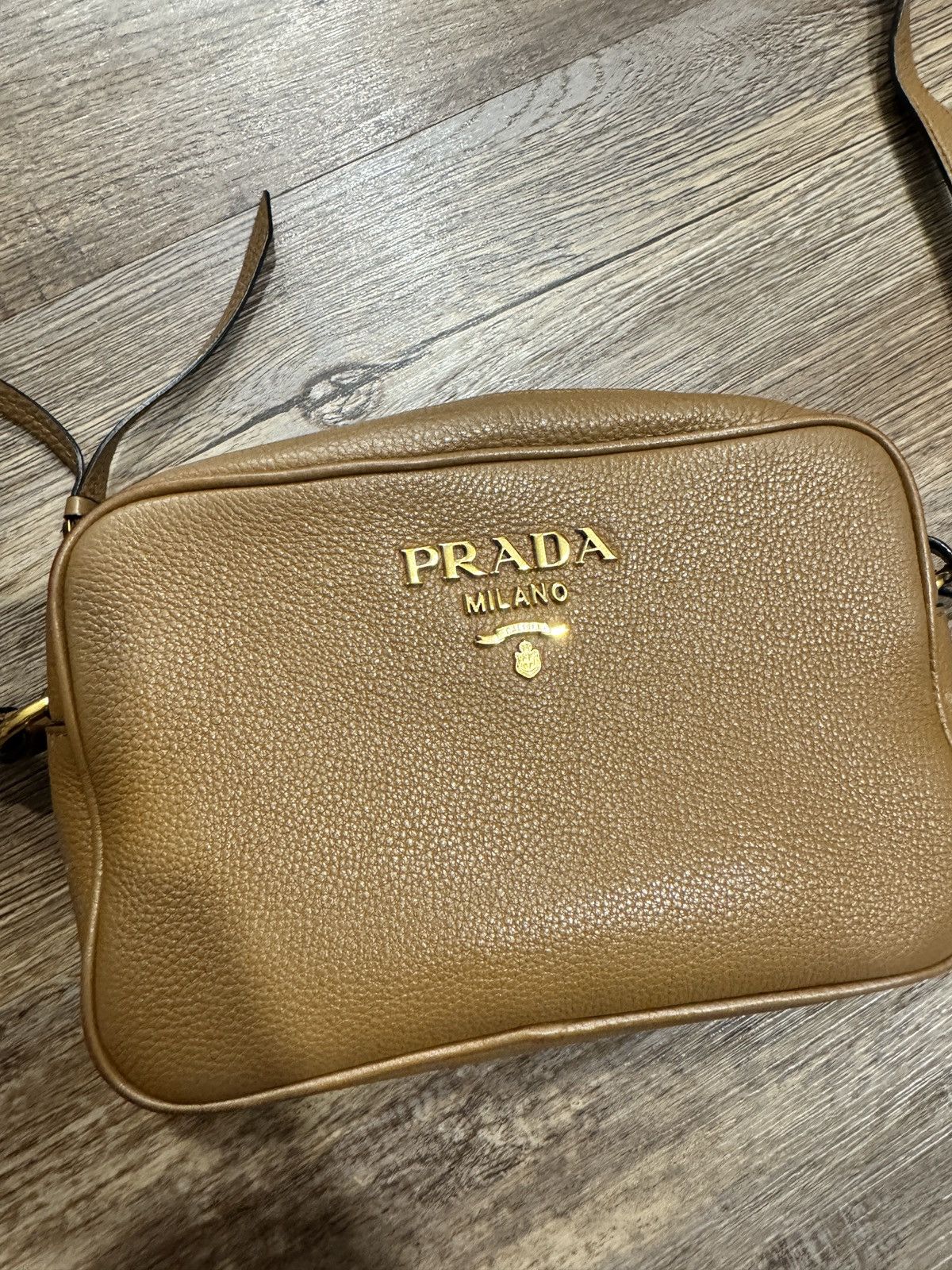 Prada Vitello Phenix Camera Bag Caramel in Beige, Women's