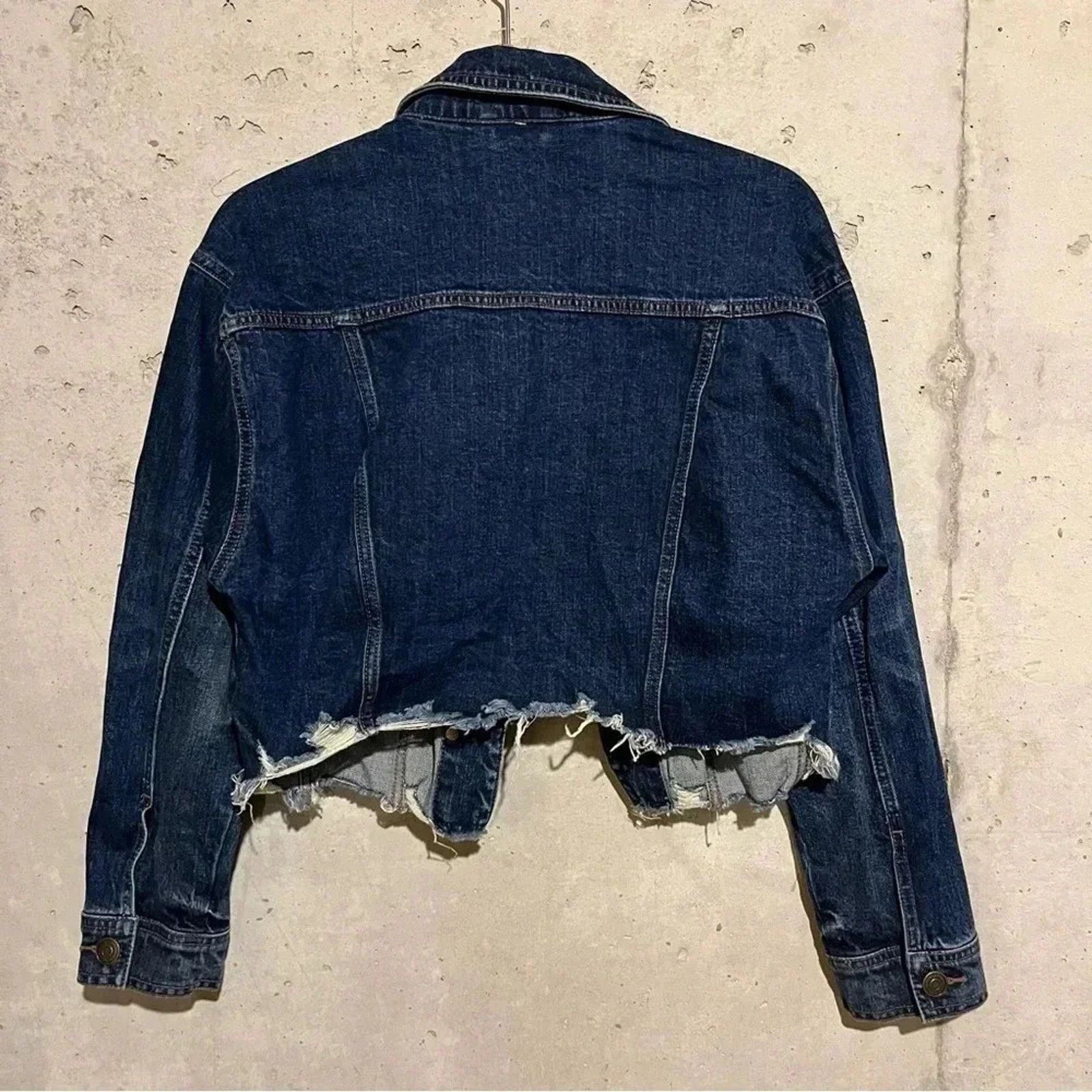 Aeropostale AEROPOSTALE Blue Distressed Denim Cropped Jean Jacket sz M Size M / US 6-8 / IT 42-44 - 6 Thumbnail