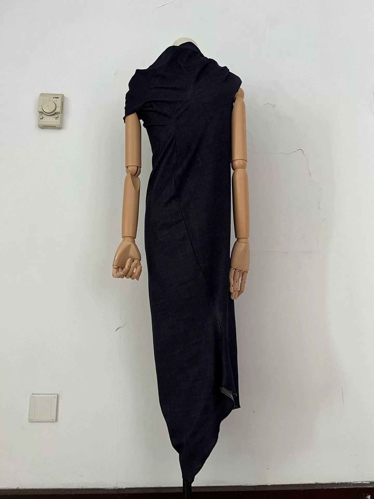 Comme des Garcons Comme des Garcons 2011AW Distorted Dress Size S / US 4 / IT 40 - 1 Thumbnail
