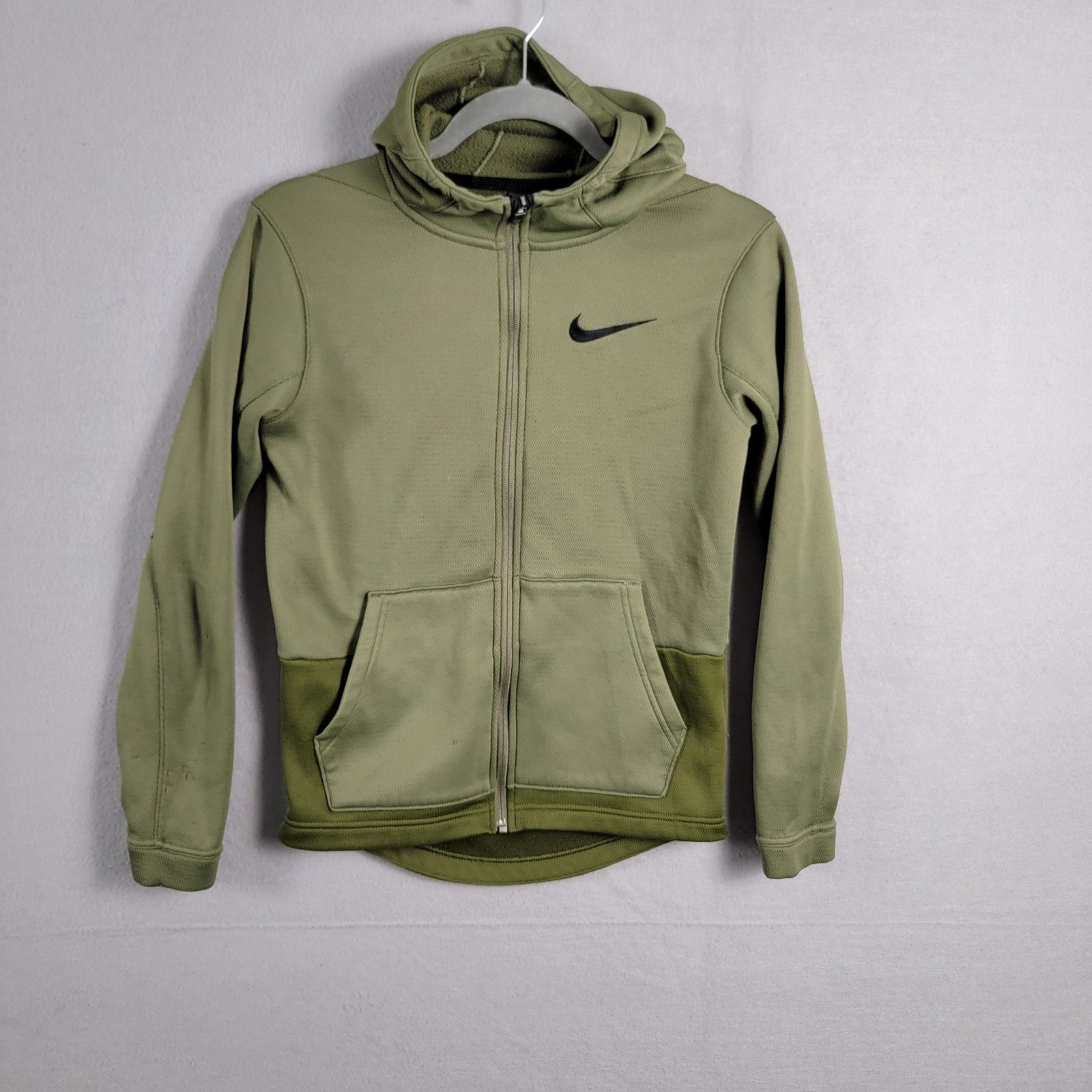 Nike Nike Big Boys Dri Fit Elite Hoodie Olive Green Sz L (217) Size US L / EU 52-54 / 3 - 1 Thumbnail