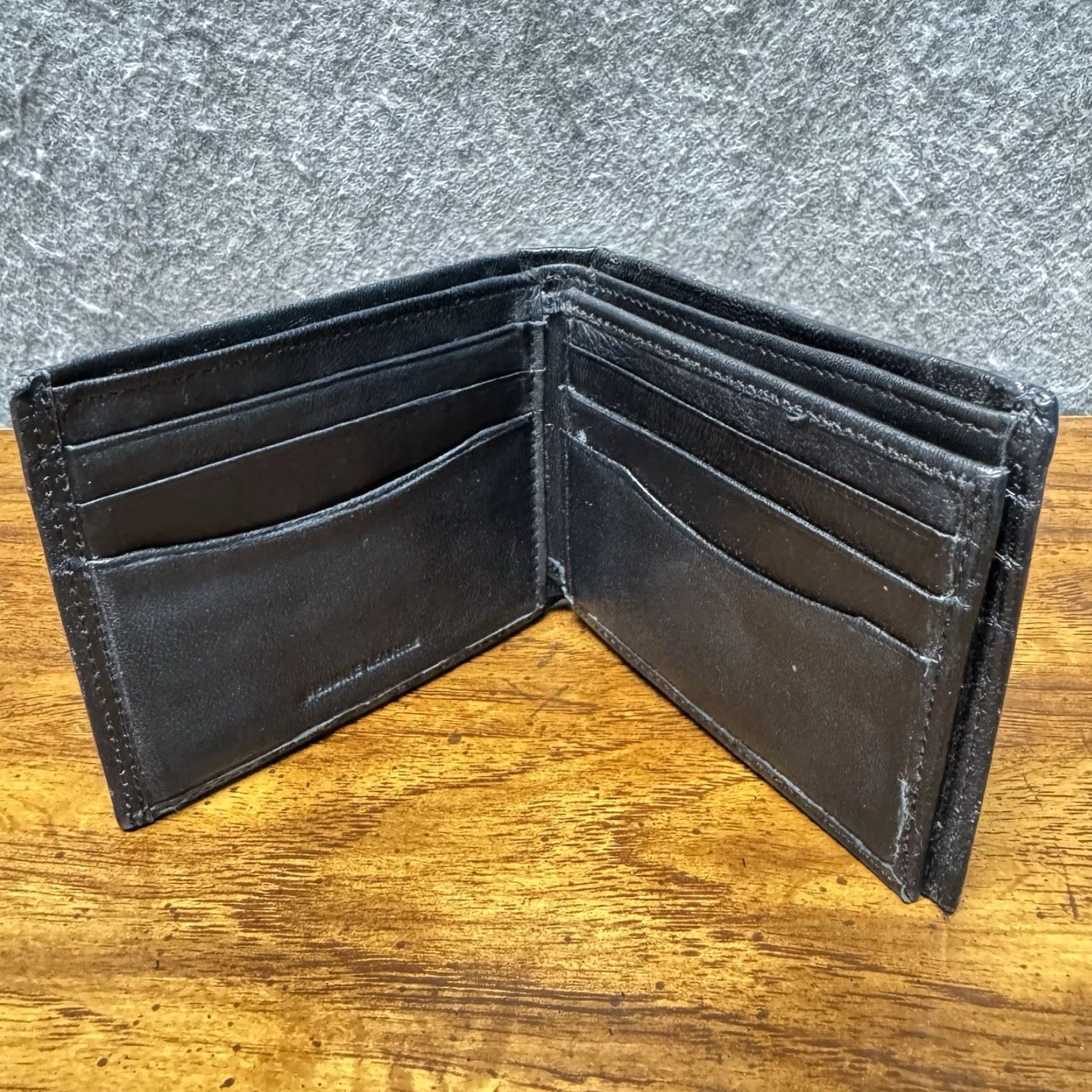Guess VINTAGE GUESS Leather Bifold Wallet ID Window Card Slots Black Classic Slim Size ONE SIZE - 3 Thumbnail