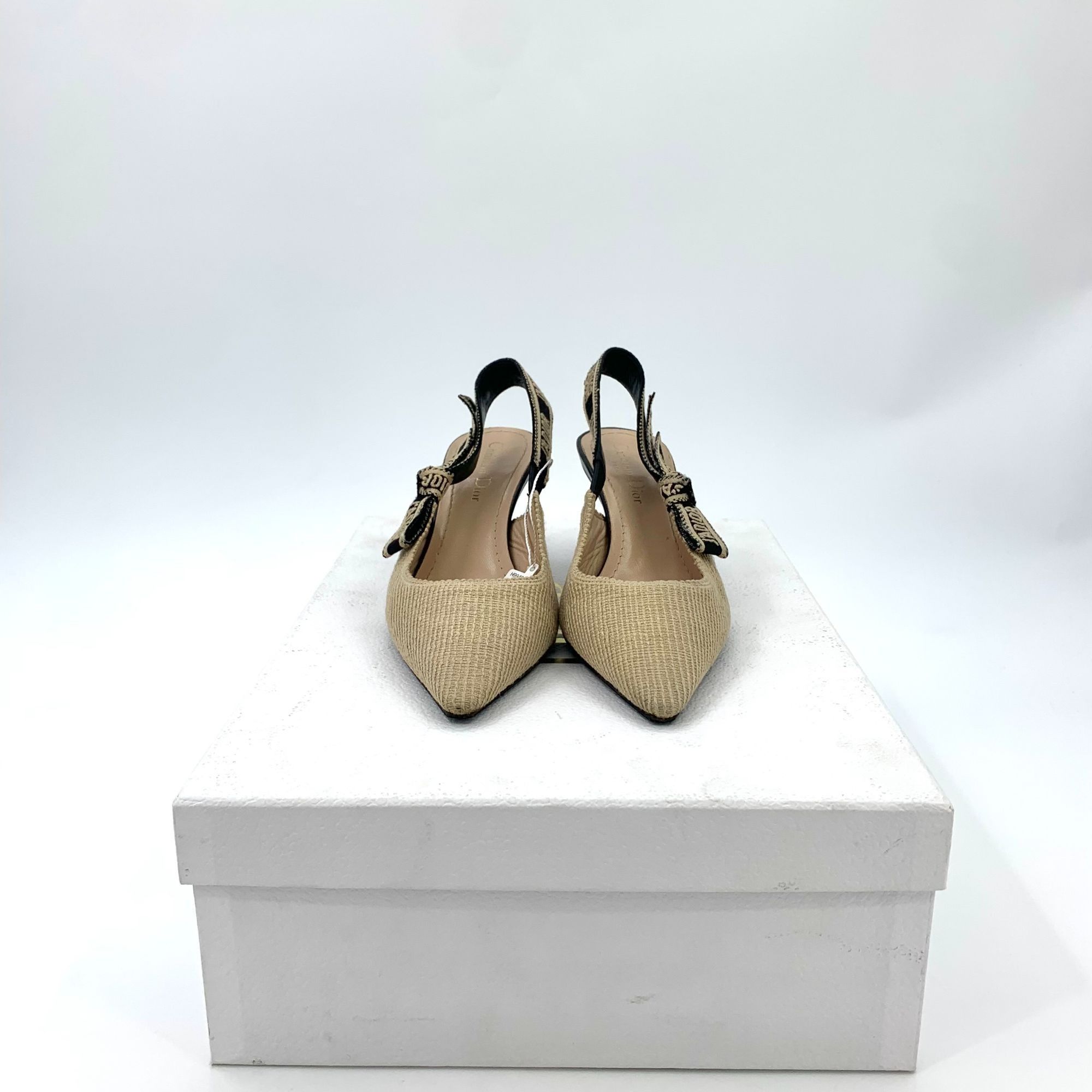 Dior Christian Dior JAdior Beige Slingback Heels With Black Ribbo Size US 6 / IT 36 - 2 Thumbnail