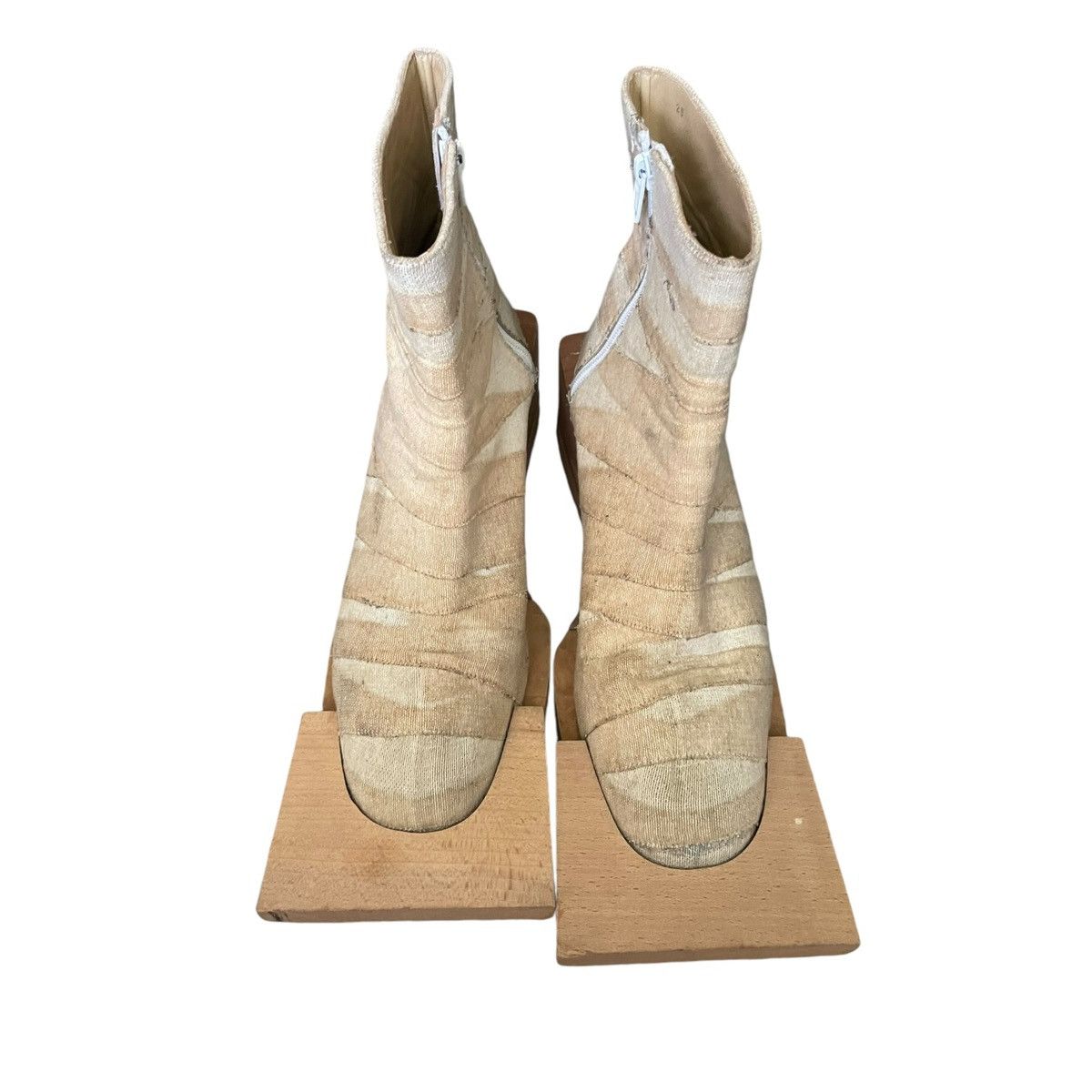 20471120 × Beauty Beast 20471120 hospital mummy wood platform shoes Size US 9 / EU 42 - 3 Thumbnail