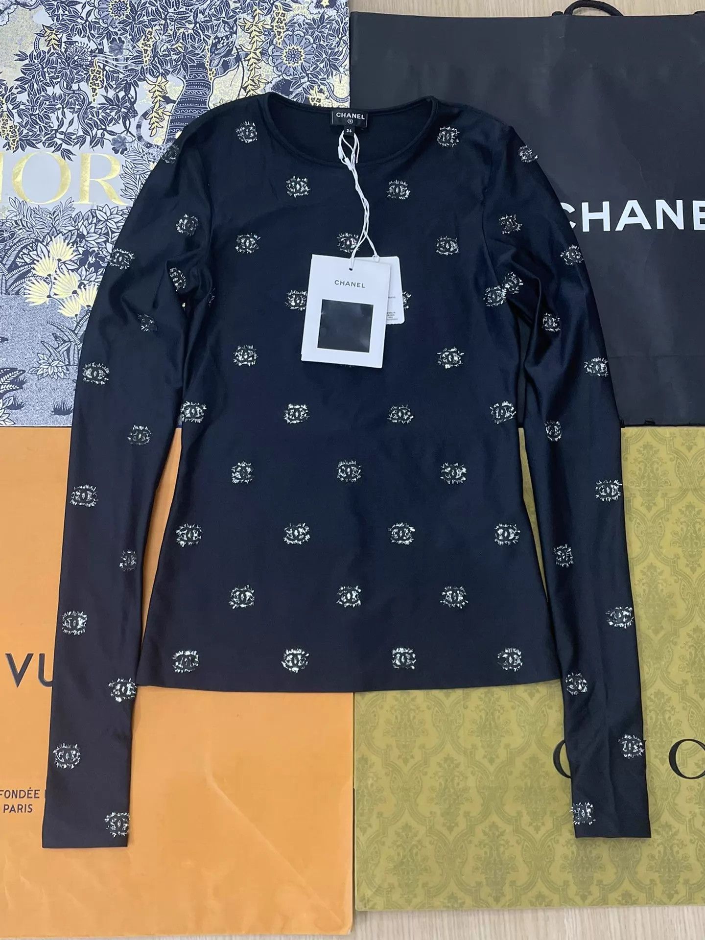 Chanel Chanel Black CC Logo Long Sleeve Top Size 34 Size XS / US 0-2 / IT 36-38 - 1 Thumbnail