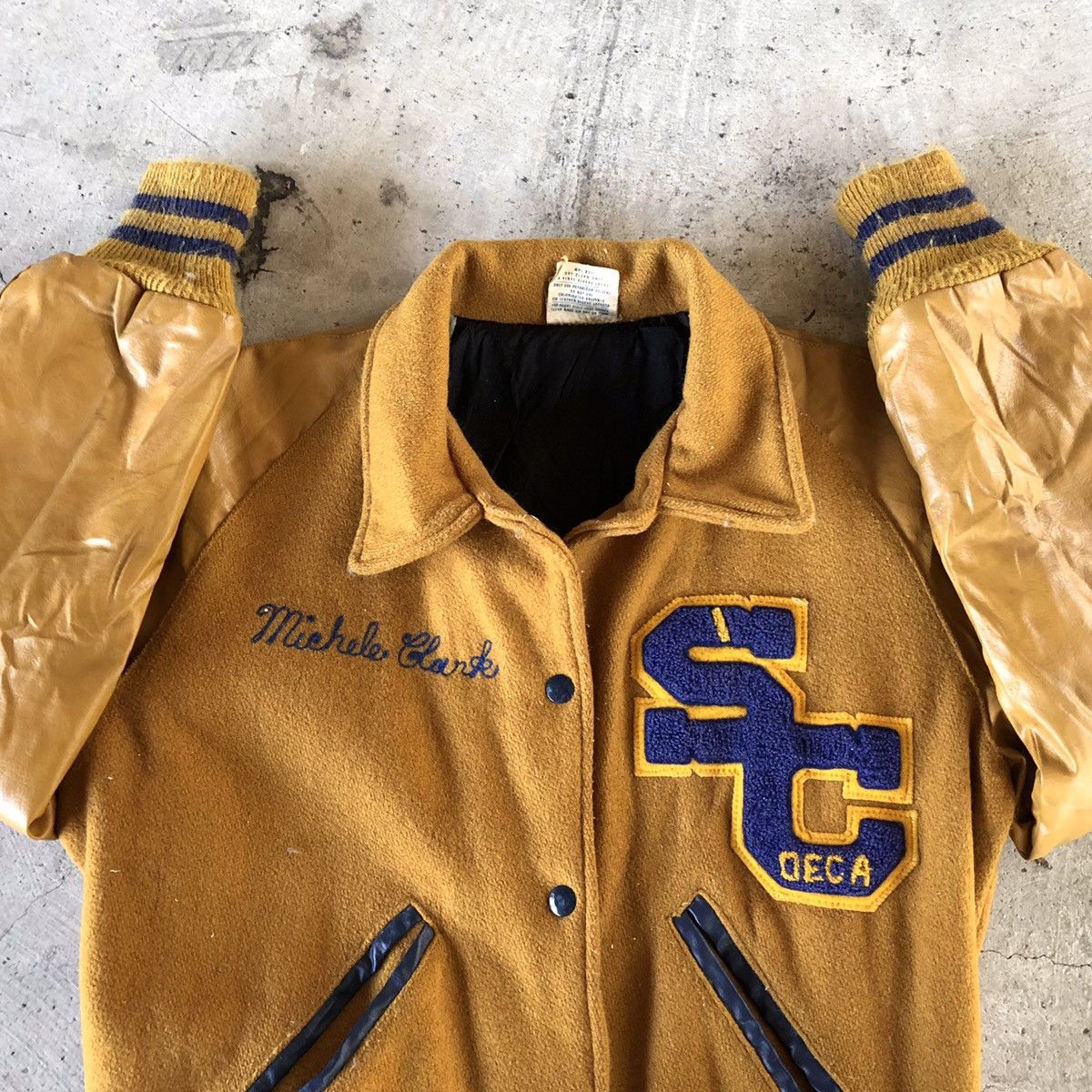 Vintage ADMIRAL SPORTSWEAR Custom Made Leather Varsity Jacket Size US M / EU 48-50 / 2 - 5 Thumbnail