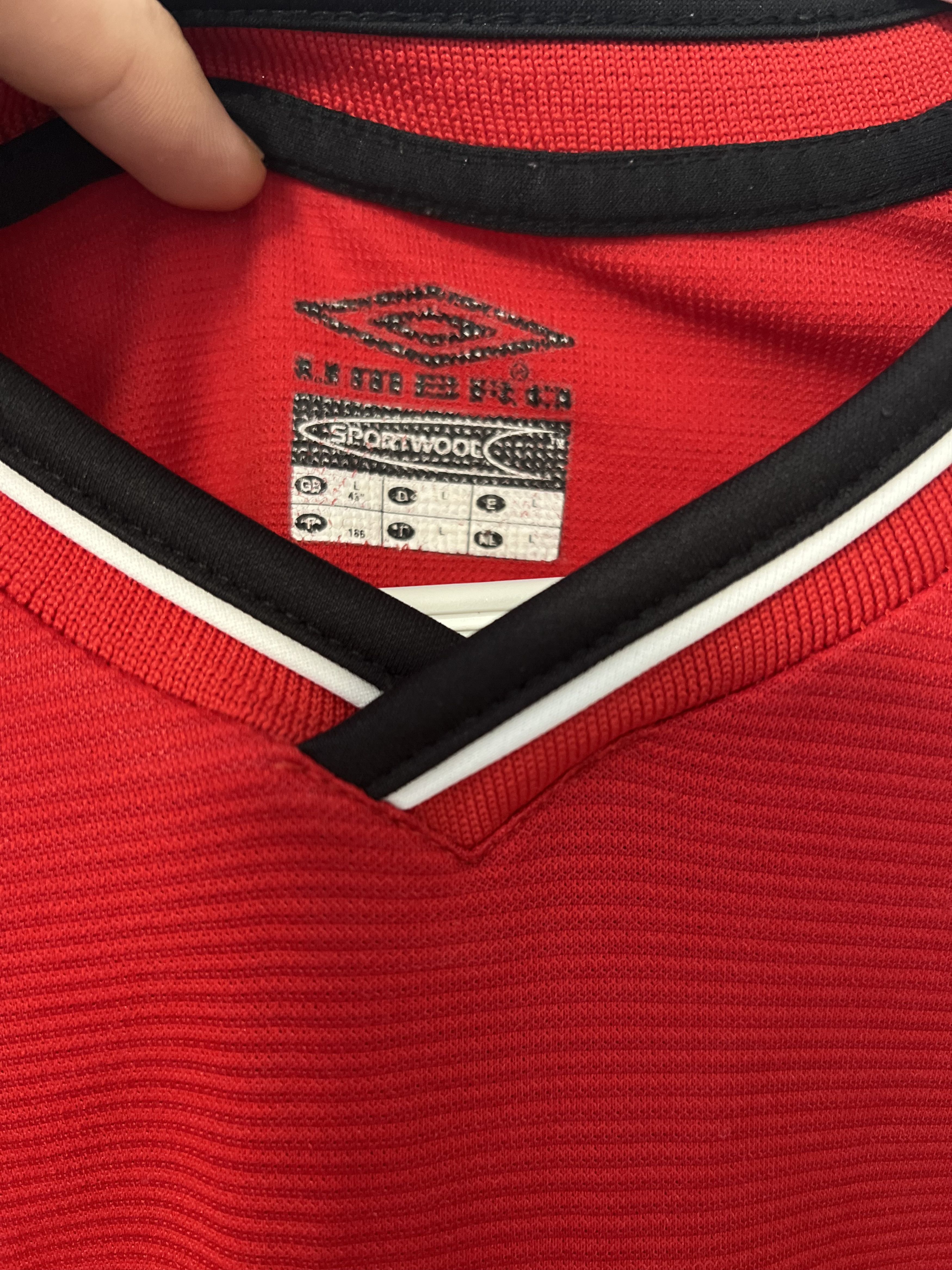 Umbro Manchester United 2000/2002 home football jersey shirt Size US L / EU 52-54 / 3 - 5 Thumbnail