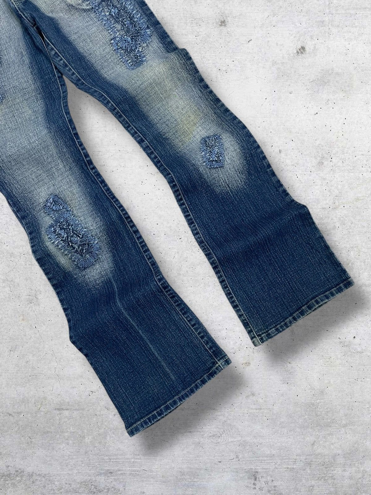 Tornado Mart SILVER KISS JAPAN DESIGNER FLARED DISTRESSED MUDWASH JEANS Size US 28 / EU 44 - 2 Thumbnail