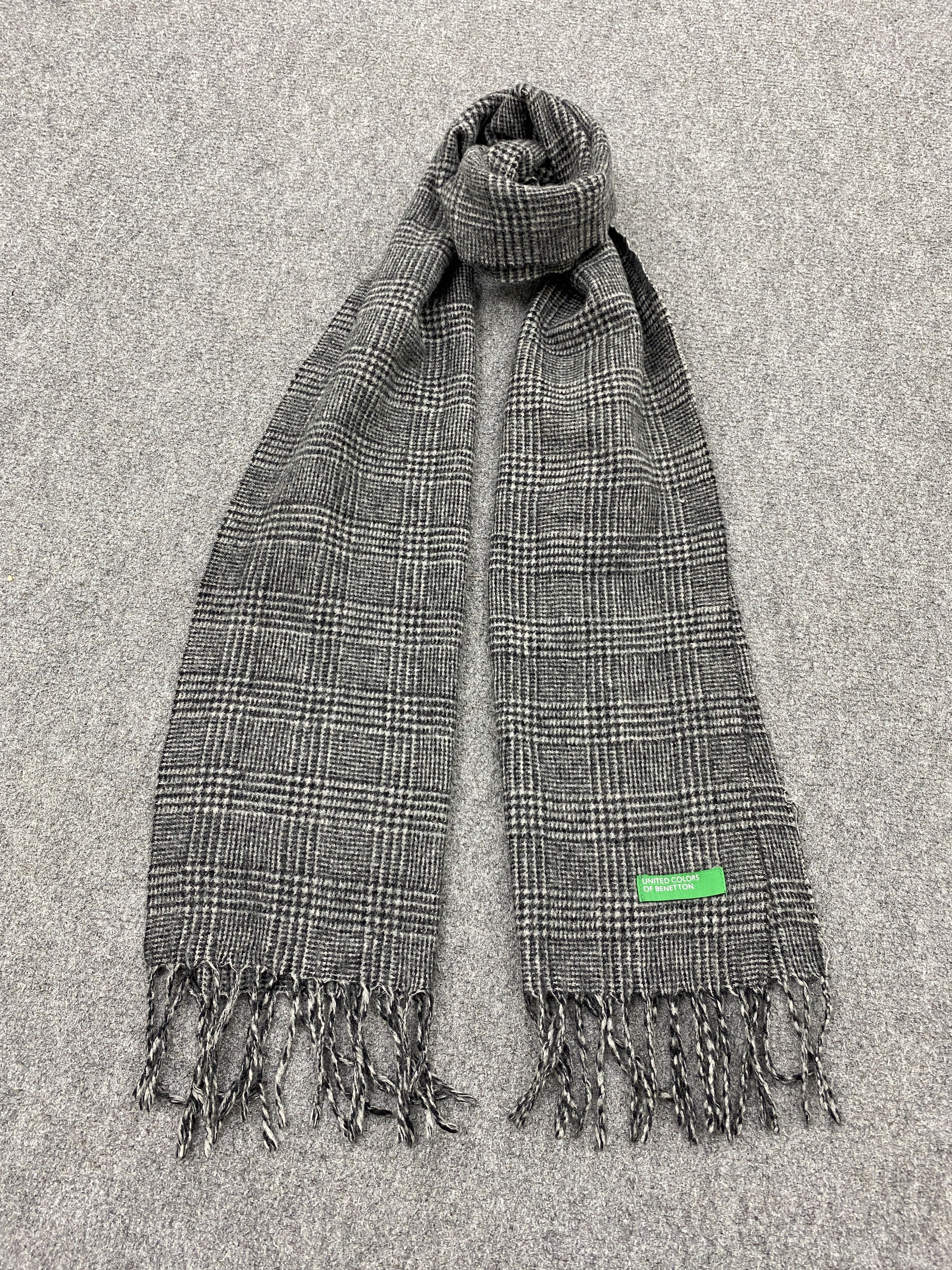 United Colors Of Benetton Scarf / Muffler/ Neckwear - SC0004