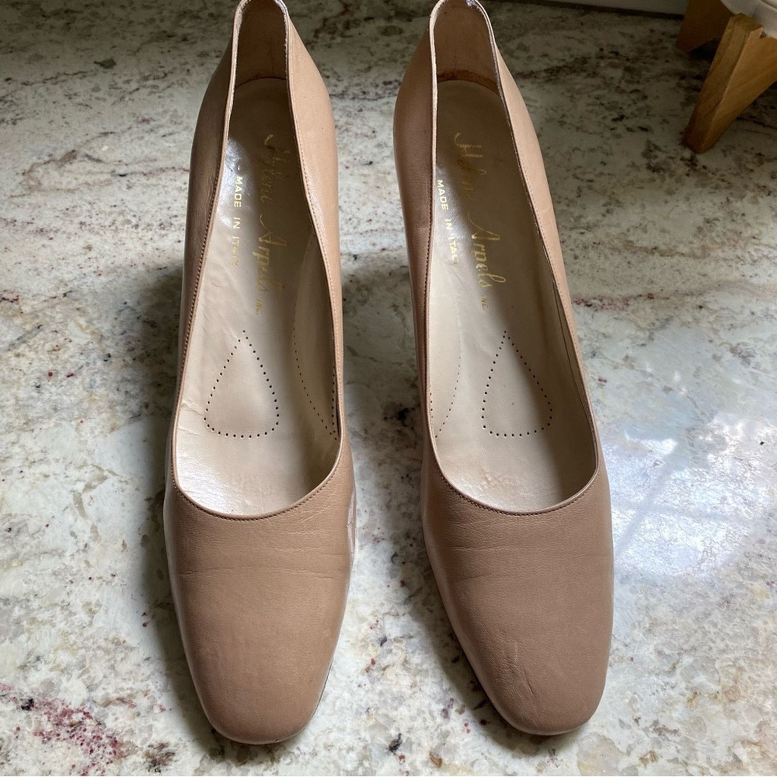 Other Helene Arpels Tan Leather Classic Pumps Italy 9.5 AA Size US 9.5 / IT 39.5 - 3 Thumbnail