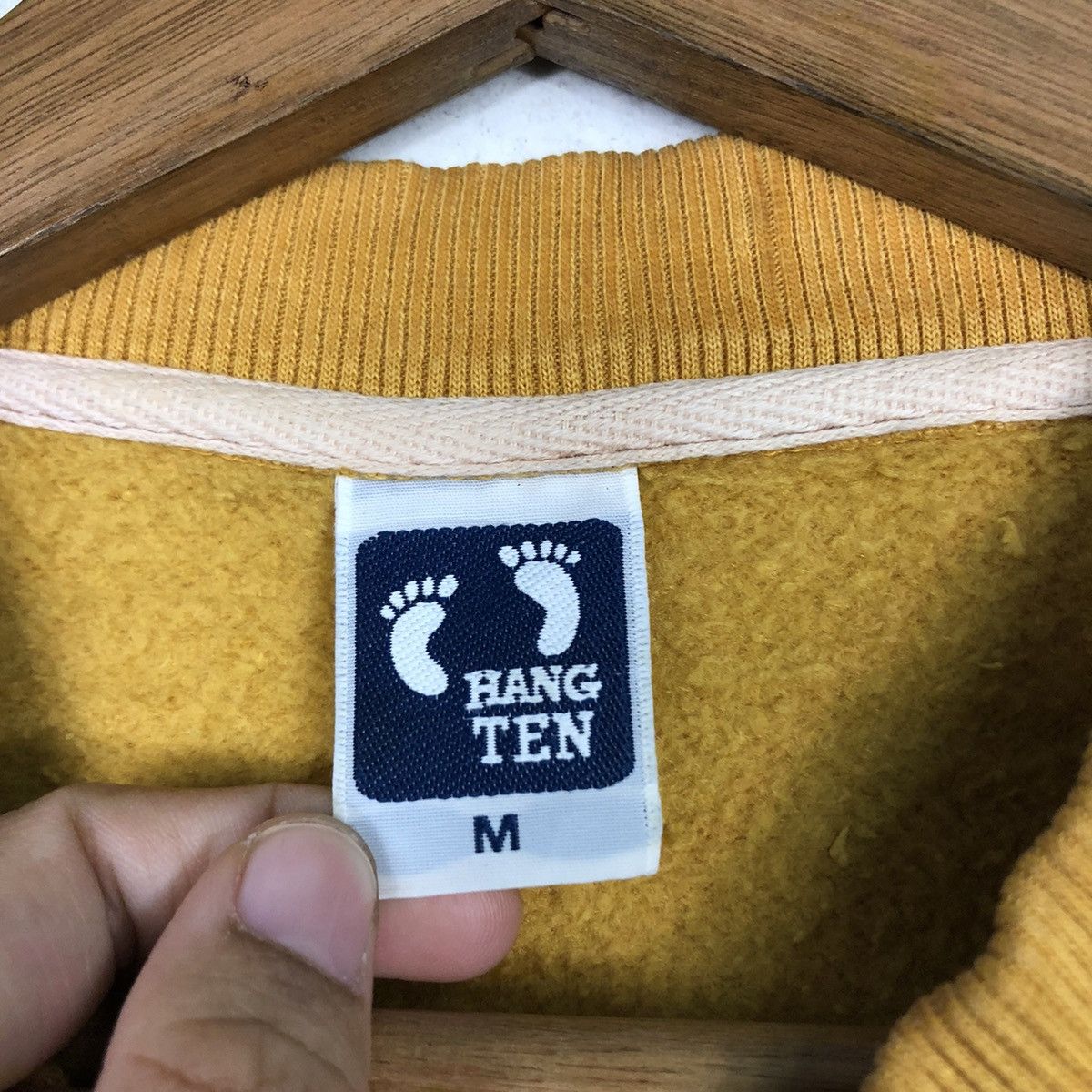 Japanese Brand Vintage Hang Ten Surf Crewneck Sunset Graphic, Mustard Gold Size US M / EU 48-50 / 2 - 14 Thumbnail