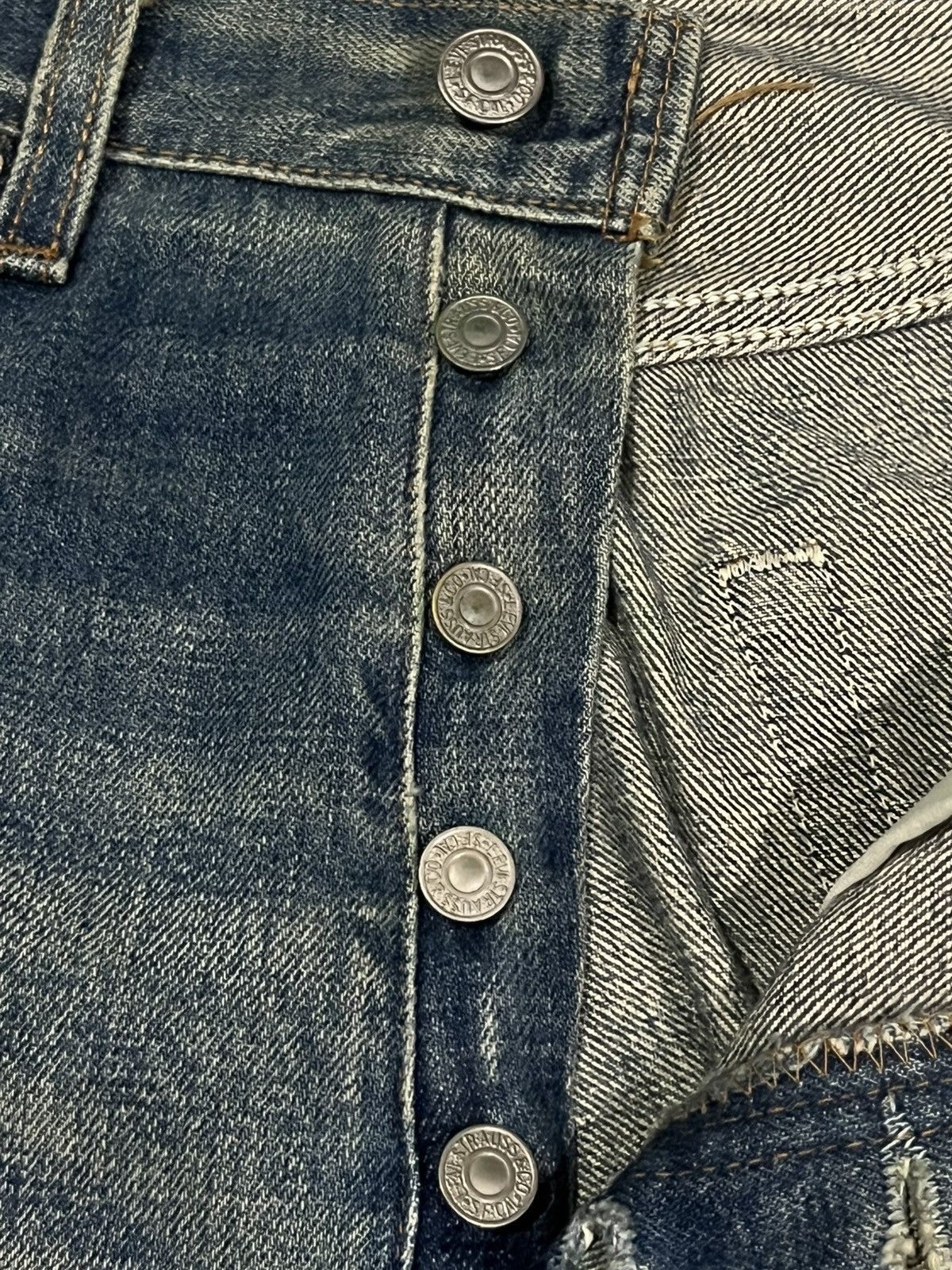 Levi's Vintage 90s Levi’s 501 Button Fly Dark Blue Faded Jeans Size US 31 - 8 Thumbnail