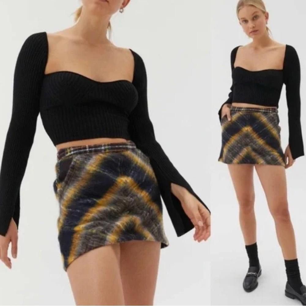 Urban Outfitters Urban Outfitters l Journey Wool Pelmet Mini Skirt Size Small Size 28" / US 6 / IT 42 - 1 Thumbnail