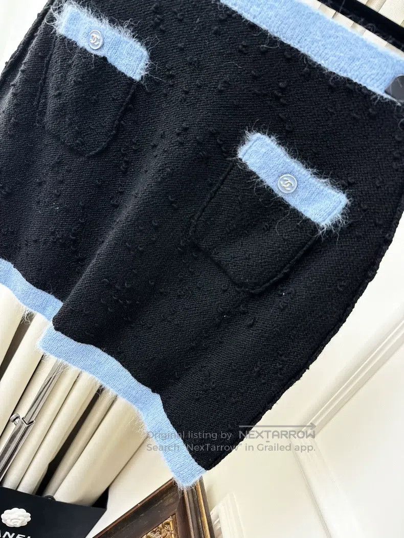 Chanel Chanel 24B blue and black colour block two-pocket wool ski Size 24" / US 00 / IT 34 - 7 Thumbnail