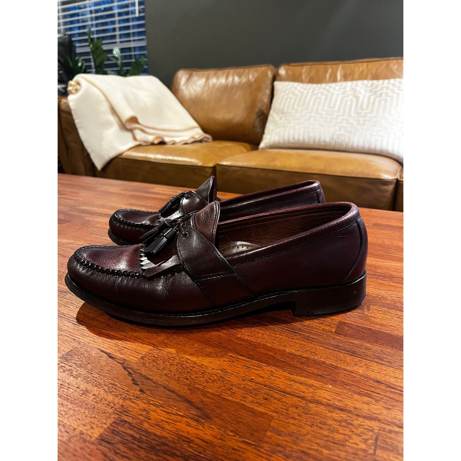Allen Edmonds Allen Edmonds Enfield Kiltie Loafer Burgundy Men's 9.5D Size US 9.5 / EU 42-43 - 3 Thumbnail