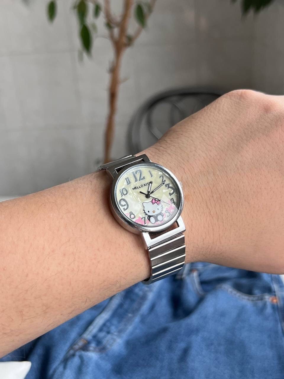 Japanese Brand × Vintage Vintage Japanese style Hello Kitty Watch Futuristic Steel Size ONE SIZE - 9 Thumbnail
