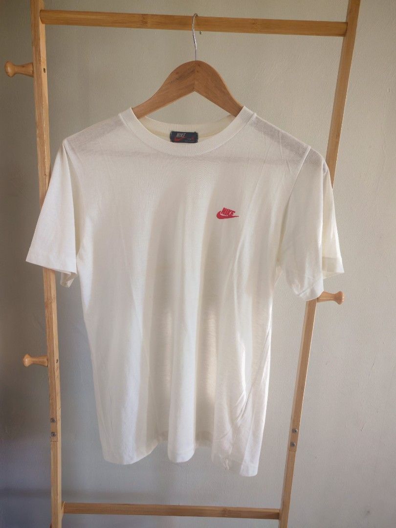 Nike Vintage 80s Nike Blue Tag Small Logo Tee Made in Japan Size US S / EU 44-46 / 1 - 1 Thumbnail