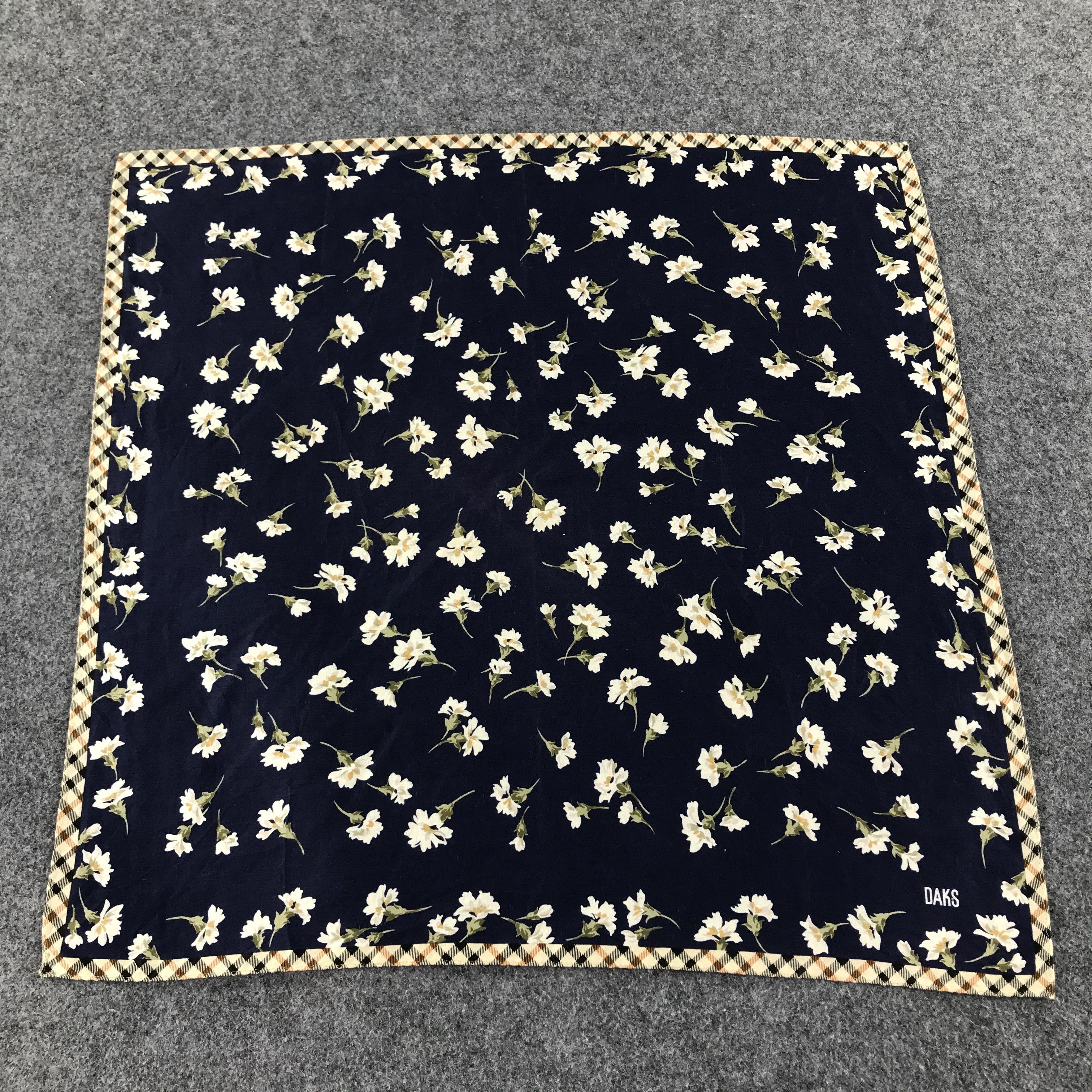 DAKS × Vintage DAKS Floral Handkerchief Neckerchief Bandana SCT082 Size ONE SIZE - 3 Thumbnail