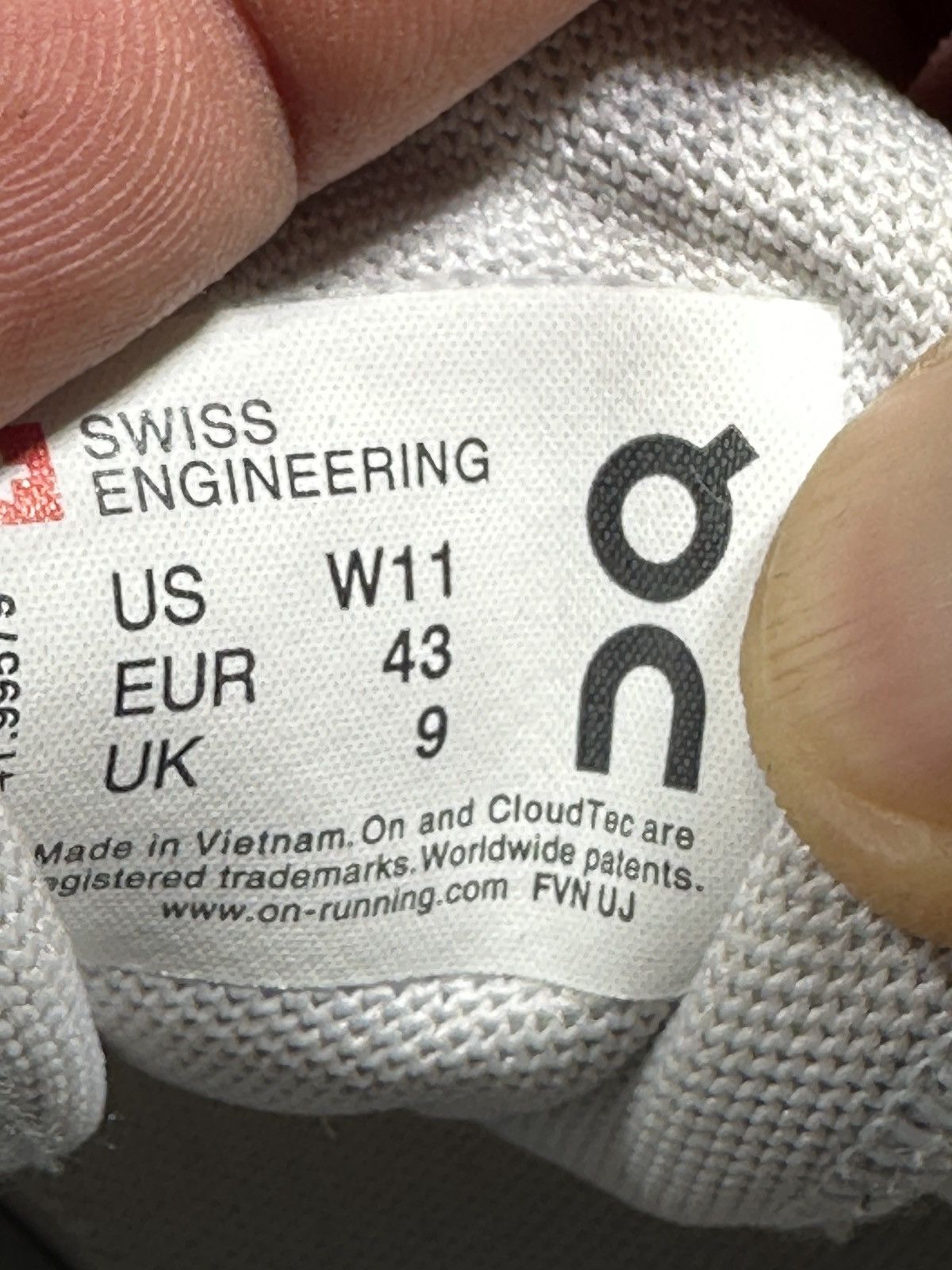 On On Running Cloudswift Women's 11 Gray White Helion CloudTec Size US 11 / IT 41 - 6 Thumbnail