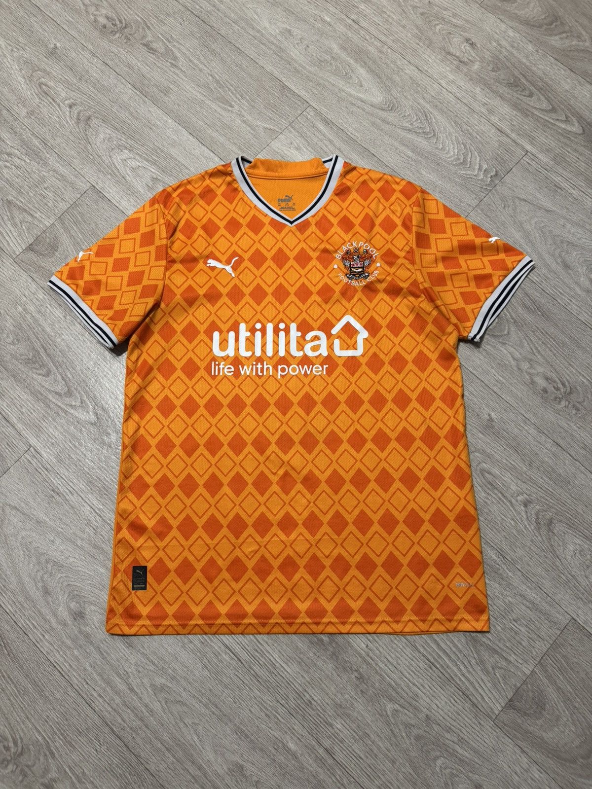 Puma 🔷Puma Blackpool 2022/23/24 Soccer jersey🔷 Size US XXL / EU 58 / 5 - 1 Thumbnail