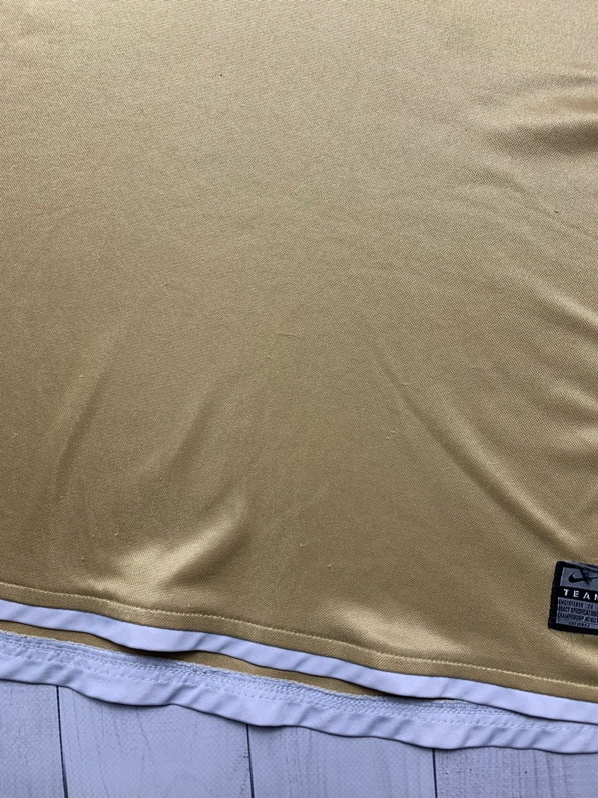Nike × Vintage Vintage Nike Juventus gold soccer jersey size L away Size US L / EU 52-54 / 3 - 2 Thumbnail