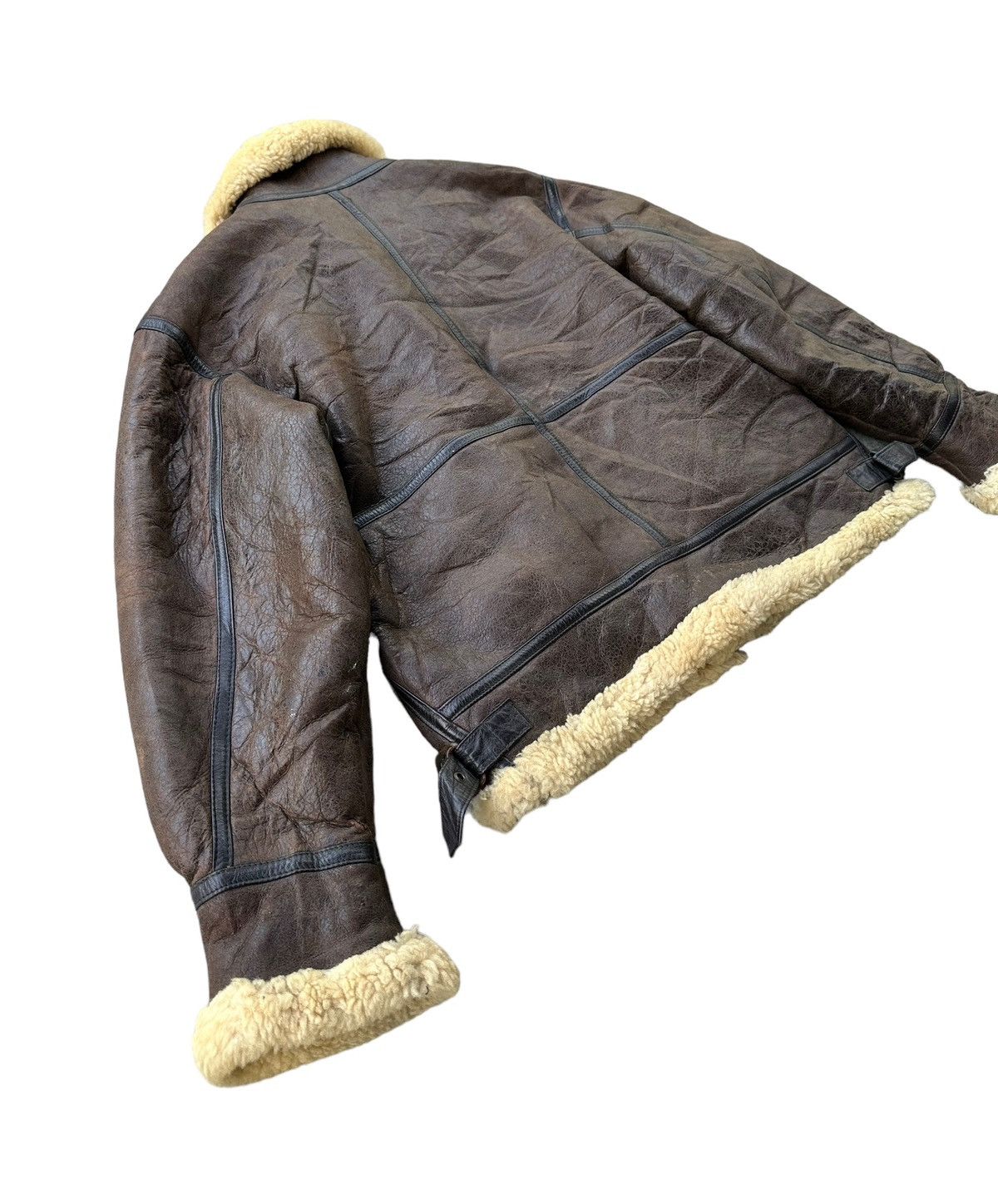Vintage Vintage B-3 sheepskin jacket Size US L / EU 52-54 / 3 - 15 Thumbnail