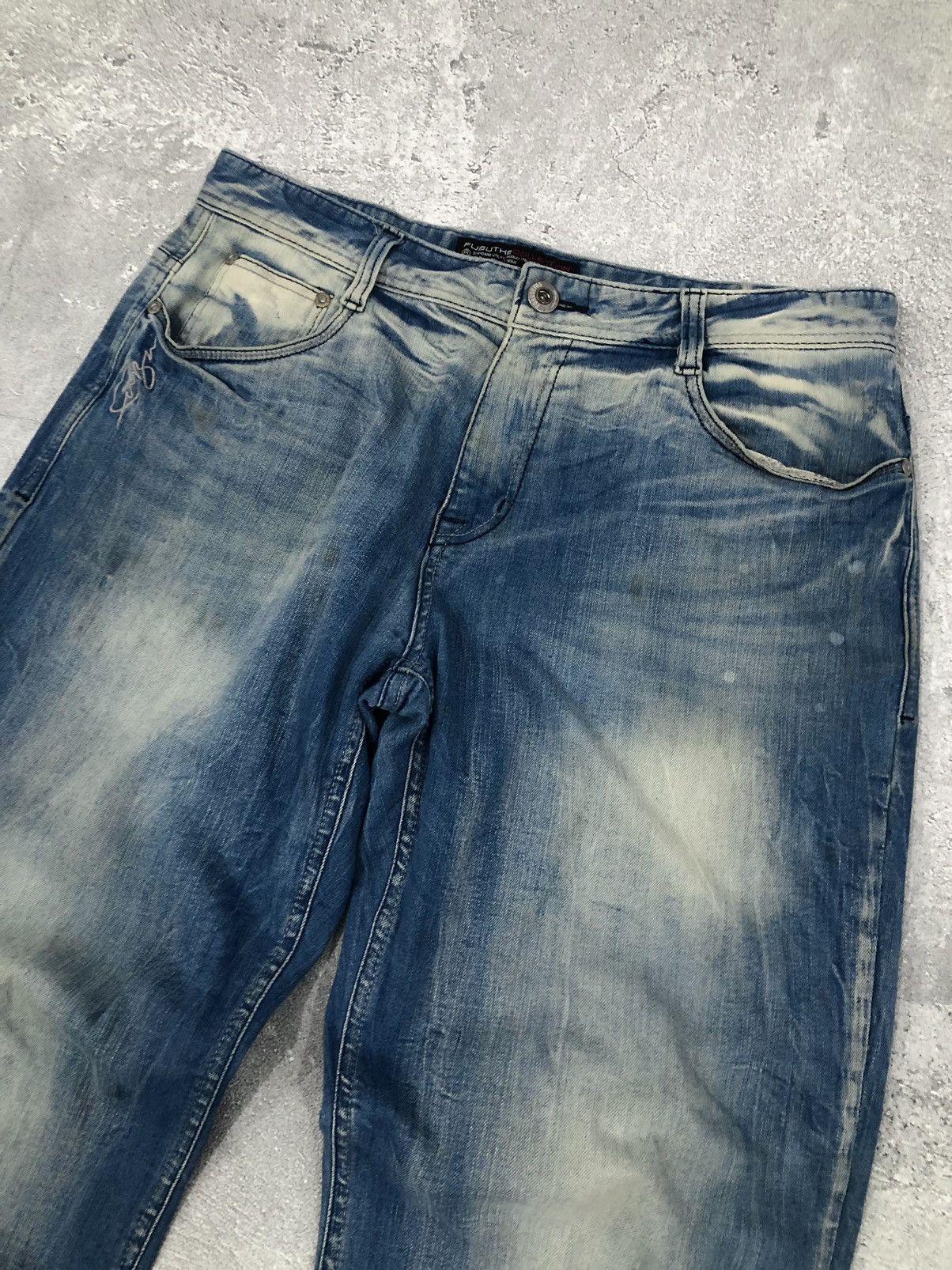 If Six Was Nine × Japanese Brand × Le Grande Bleu (L.G.B.) 2000s Fubu Baggy Faded Dyed Denim Pants Size US 34 / EU 50 - 3 Thumbnail