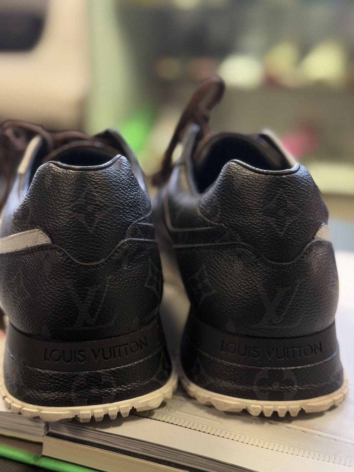Louis Vuitton 9LV/10US - Louis Vuitton Runaway Trainer Monogram Size US 10 / EU 43 - 16 Thumbnail