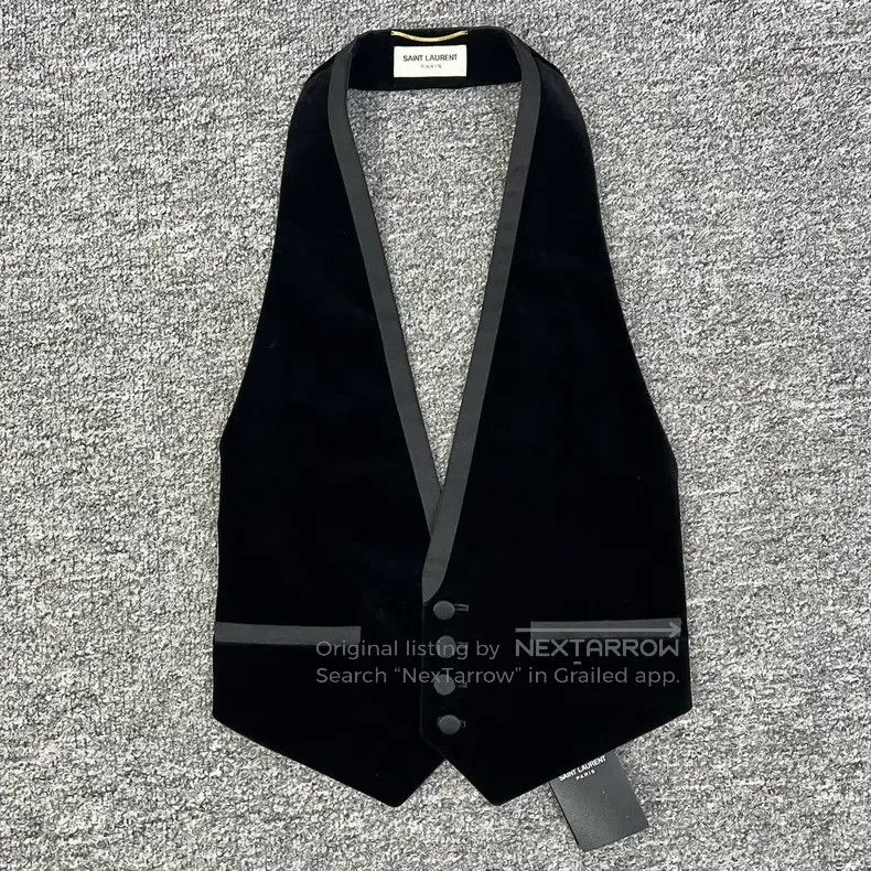 Saint Laurent Paris Saint Laurent Paris Black Velvet Vest Size XXS / US 00 / IT 34 - 1 Thumbnail