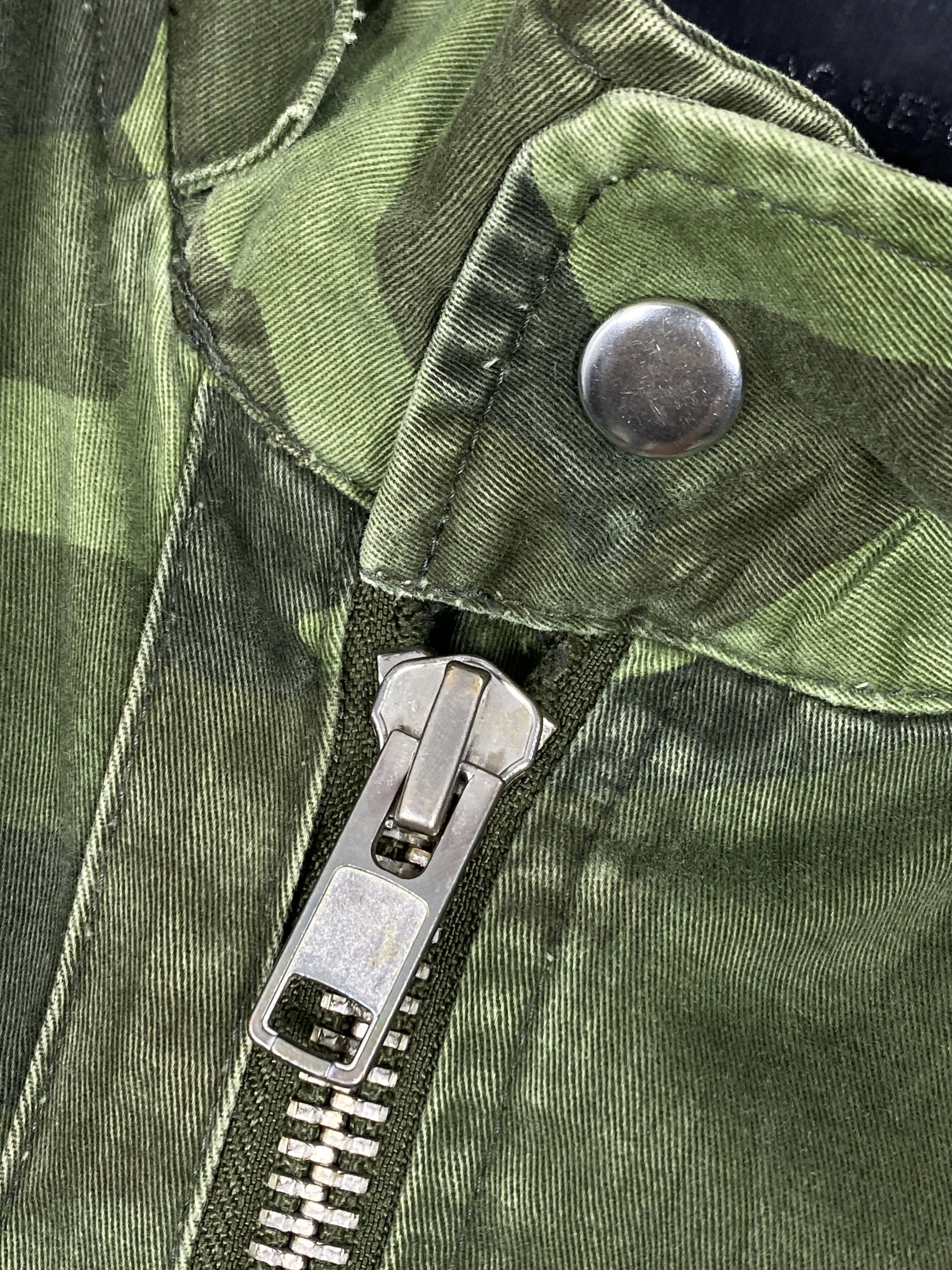Japanese Brand Vintage Glad News Camo Zip Up Jacket Size US L / EU 52-54 / 3 - 8 Thumbnail
