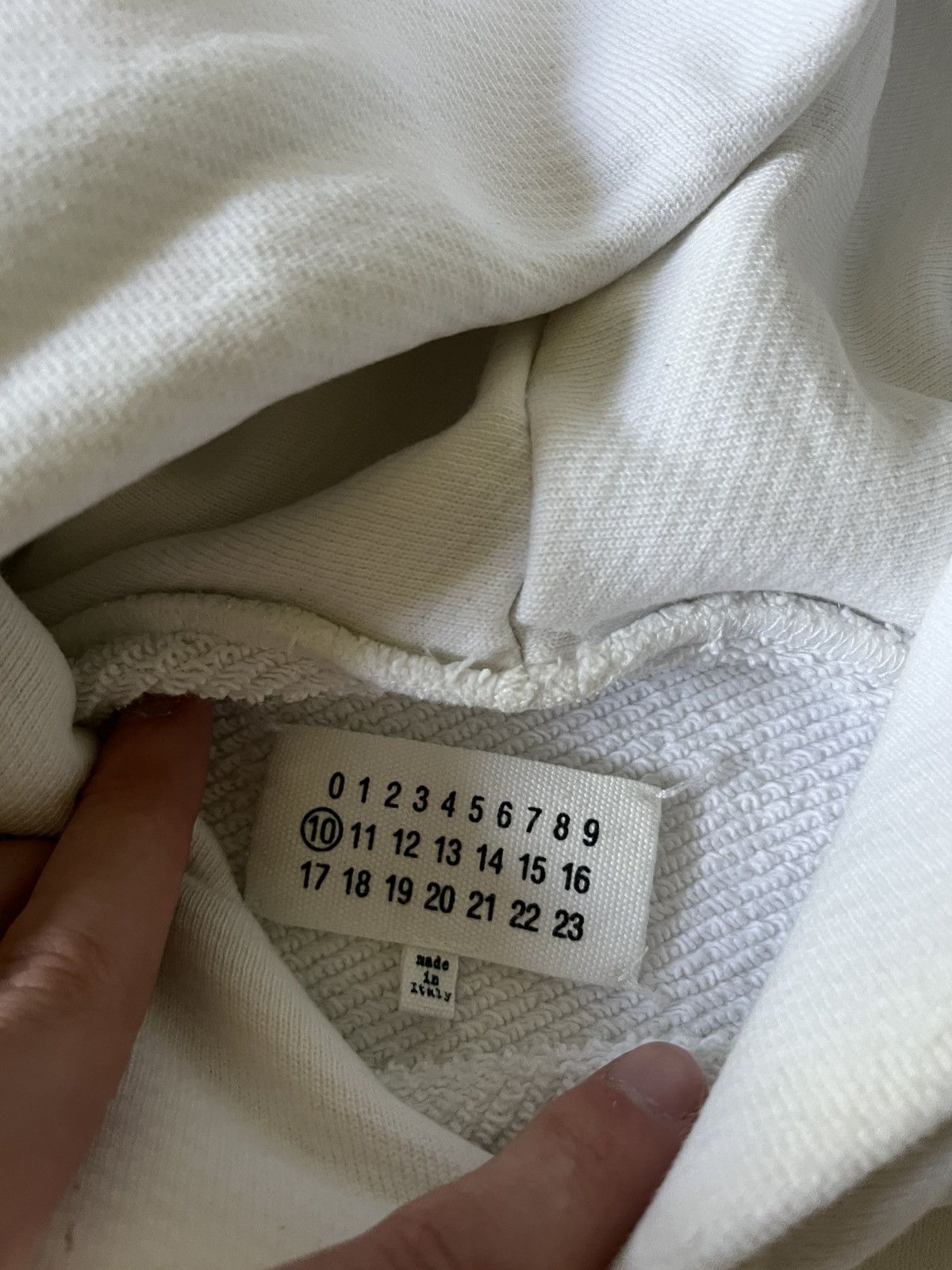 Maison Margiela Maison Margiela A/W 20 upside down oversized white hoodie Size US L / EU 52-54 / 3 - 17 Thumbnail
