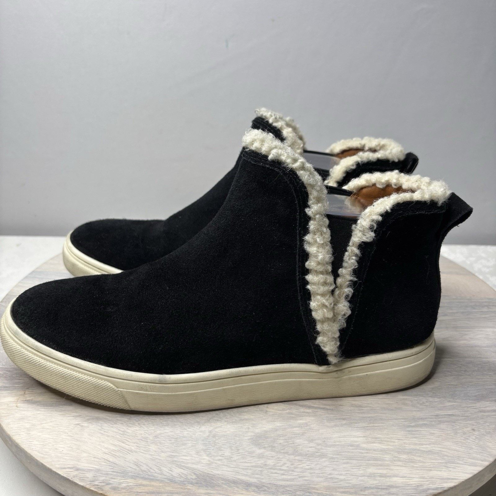 Lucky Brand Lucky Brand Shoes 9 M Casual High Top Sneakers Black Suede Size US 9 / IT 39 - 5 Thumbnail