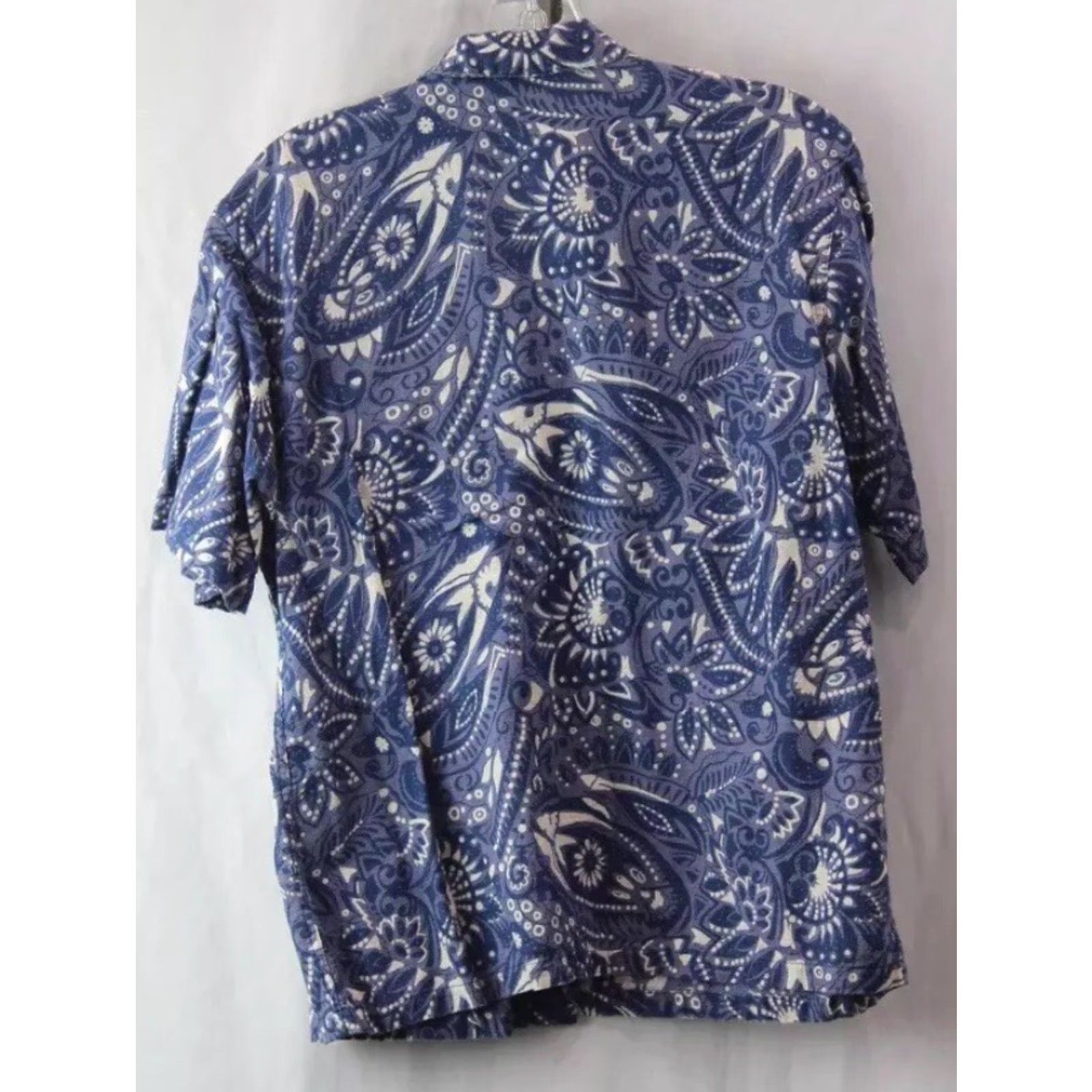 Patagonia VINTAGE Patagonia Navy/White Paisley Texture Knit Button-Up Hawaiian Shirt XS Womens XS Blue Paisley Hawaiian Patagonia Button-Up Knit Women Size XS / US 0-2 / IT 36-38 - 2 Thumbnail