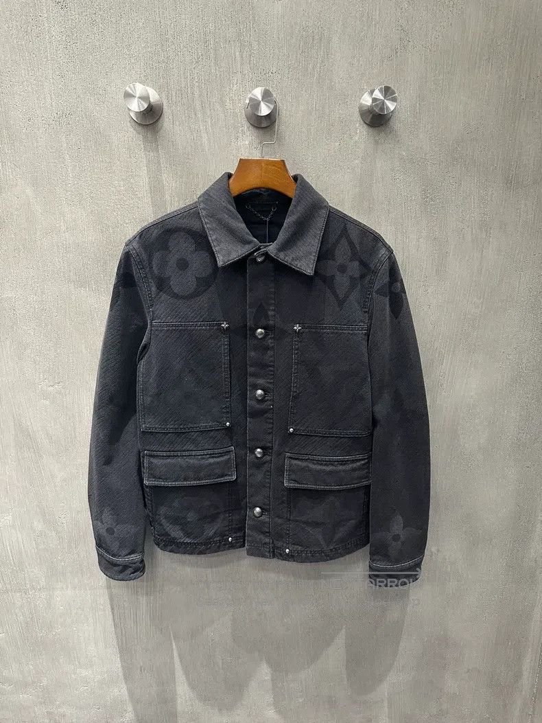 Louis Vuitton Louis Vuitton Dark logo denim jacket Size US S / EU 44-46 / 1 - 1 Thumbnail