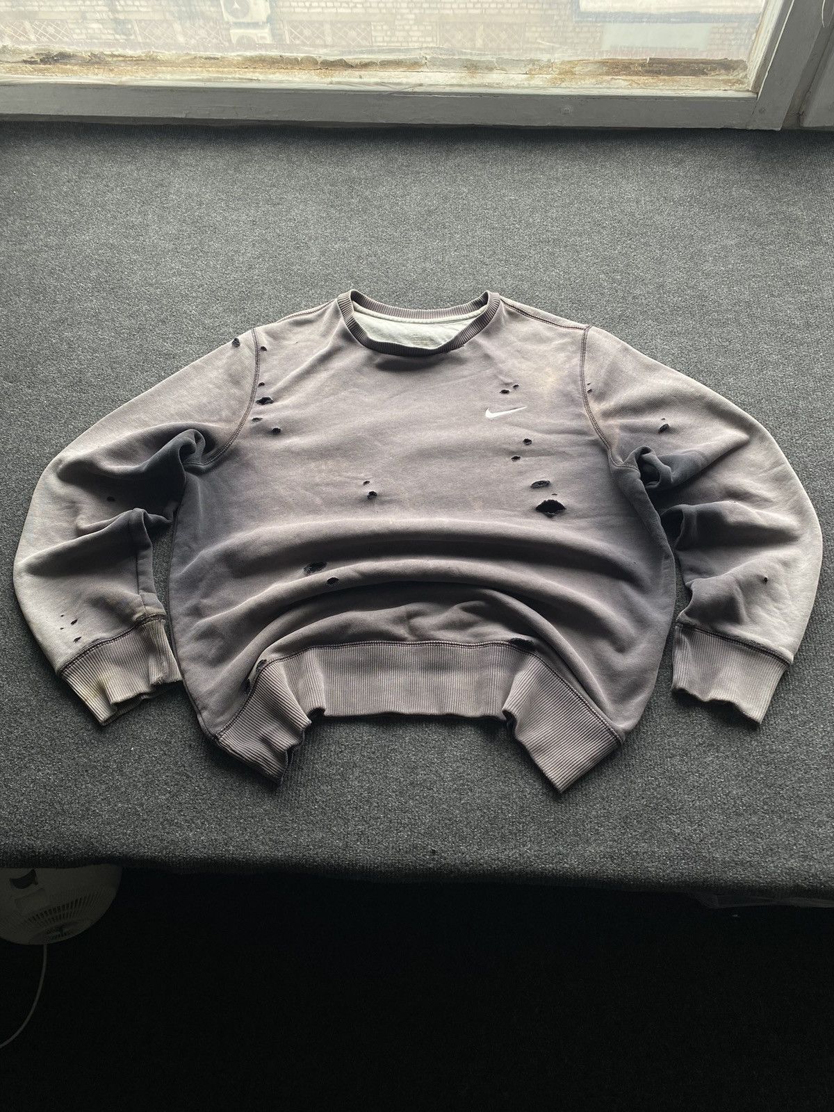 Nike 🔥NIKE DISTRESSED Dirty ripped men sweatshirt rare y2k punk Size US L / EU 52-54 / 3 - 11 Thumbnail