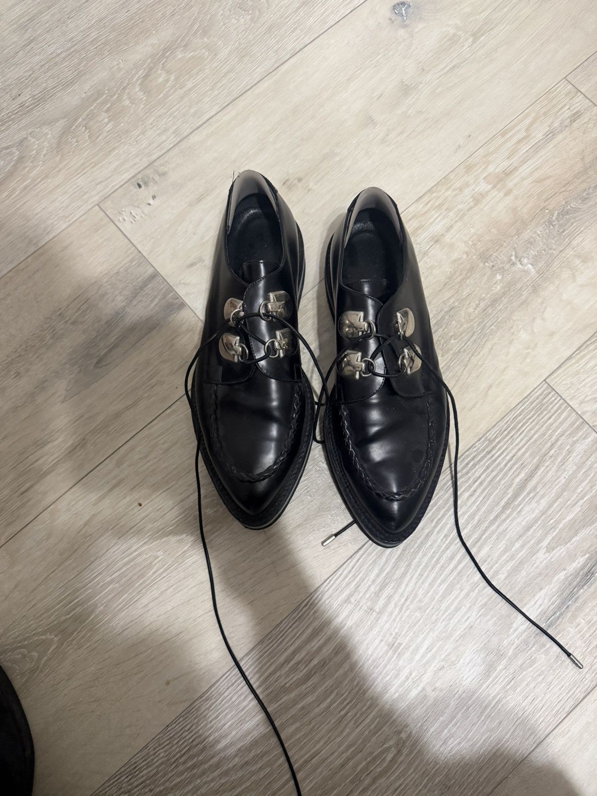 Alexander McQueen Leather Lace-Up Shoes – Black