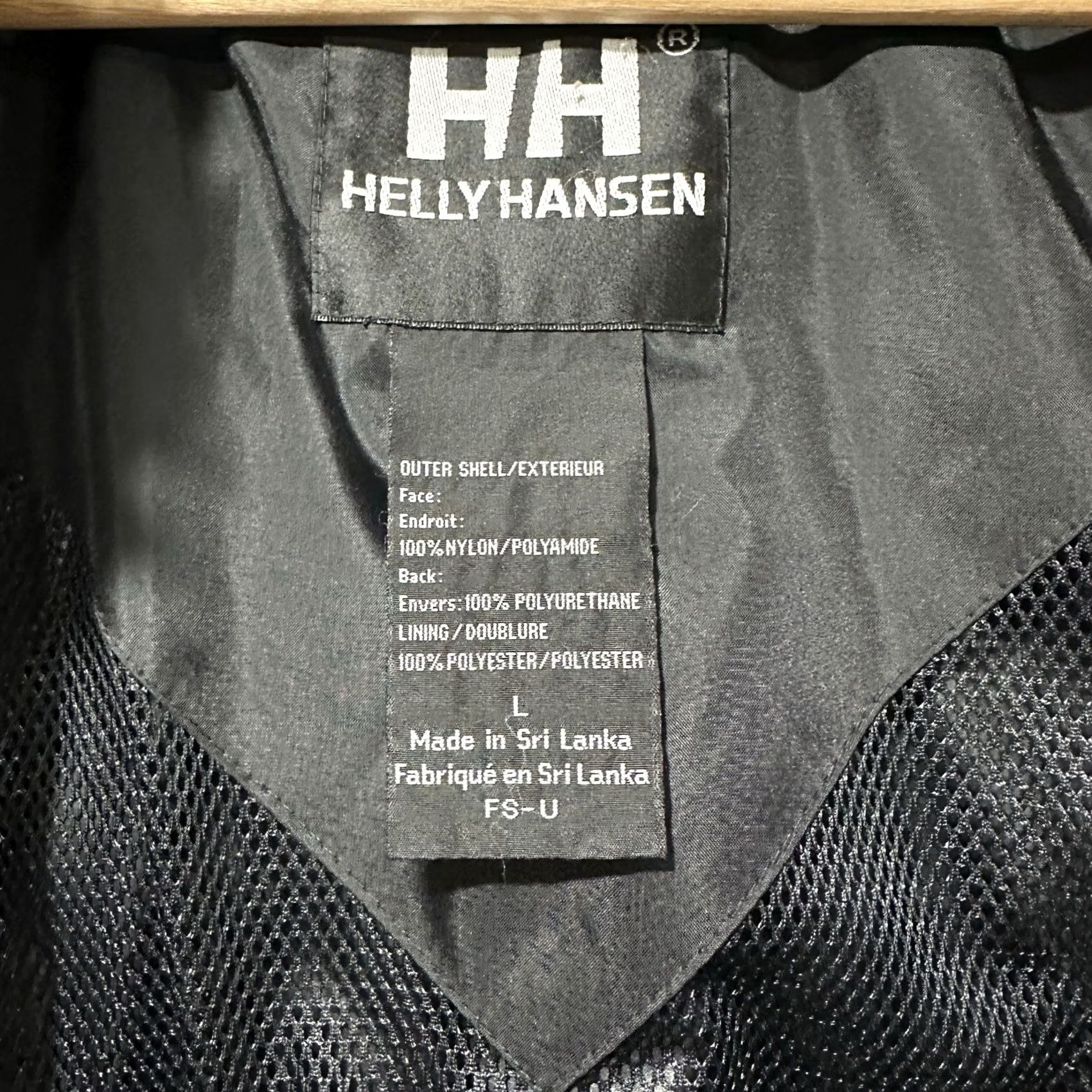 Helly Hansen Helly Hansen Windbreaker Jacket L Hooded Full Zip Black Red Detailing Collar L Size US L / EU 52-54 / 3 - 3 Thumbnail