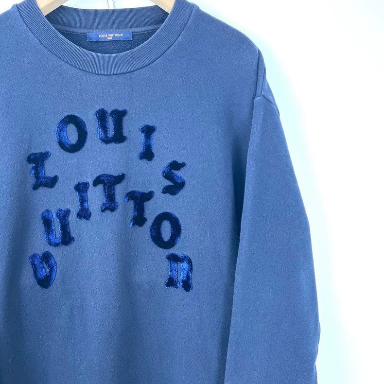 Louis Vuitton Louis Vuitton size 4l Blue logo flocked letter sweatshirt Size US M / EU 48-50 / 2 - 4 Thumbnail