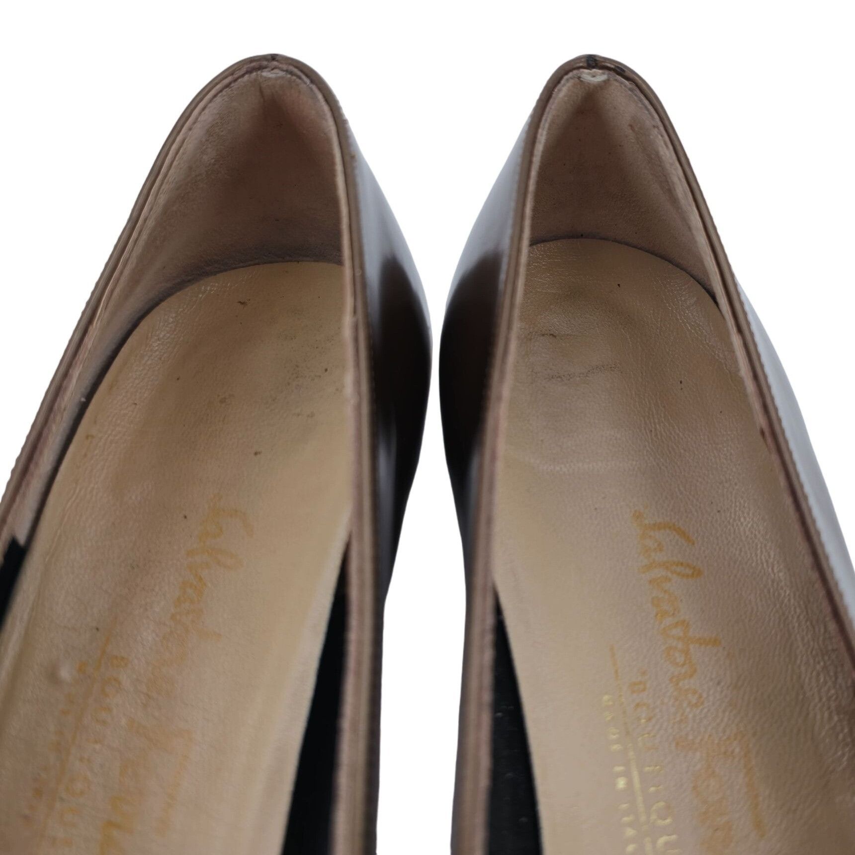 Salvatore Ferragamo Vintage Salvatore Ferragamo Bronze Vara Bow Pumps Womens 8.5 Size US 8.5 / IT 38.5 - 9 Thumbnail