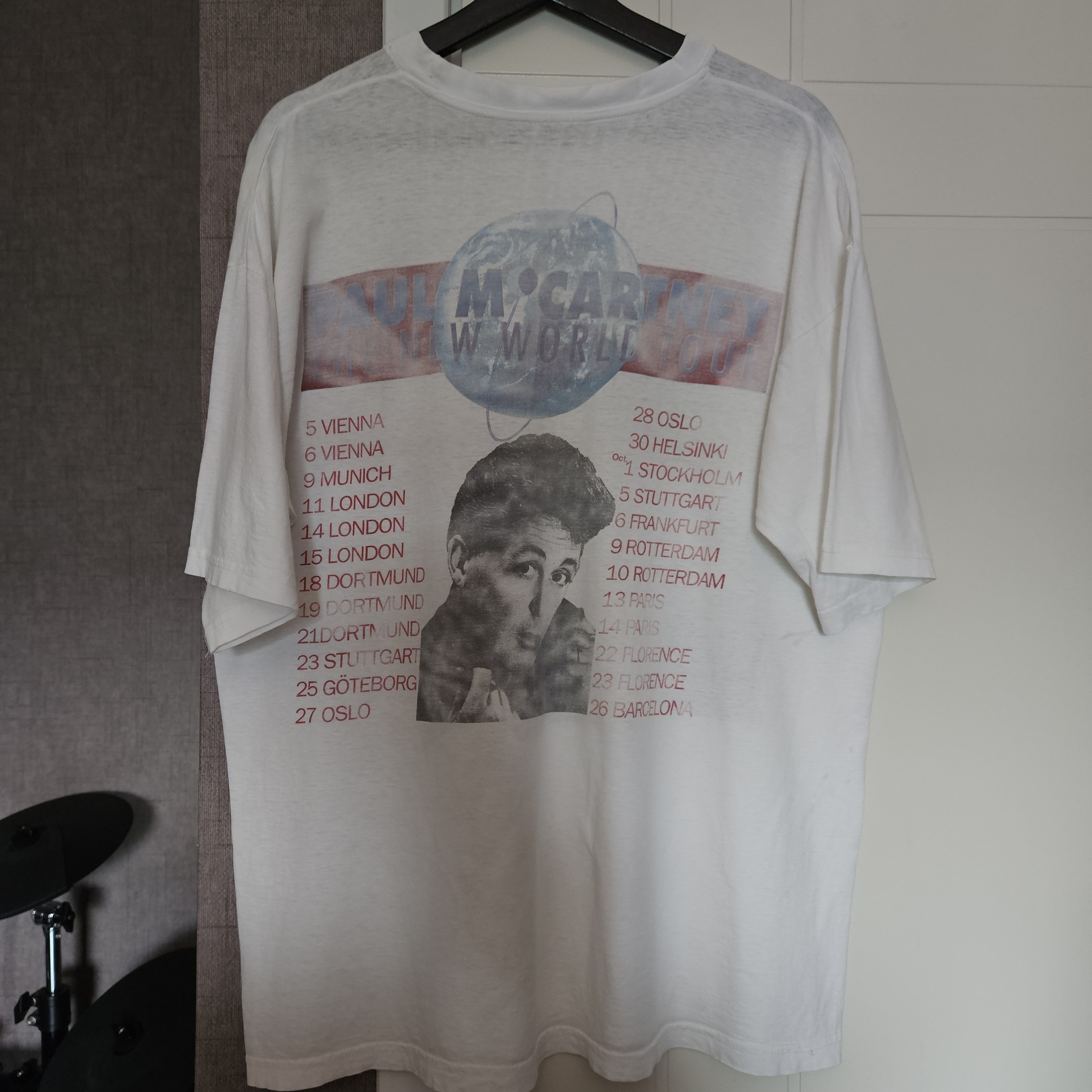 Band Tees Paul McCartney The New World Tour 90s Vintage Shirt Size US XL / EU 56 / 4 - 5 Thumbnail