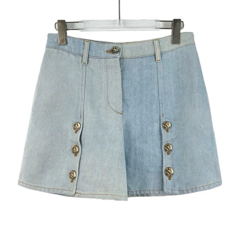 Chanel Chanel Light blue cotton casual denim shorts Size 25" / US 0 / IT 36 - 1 Thumbnail